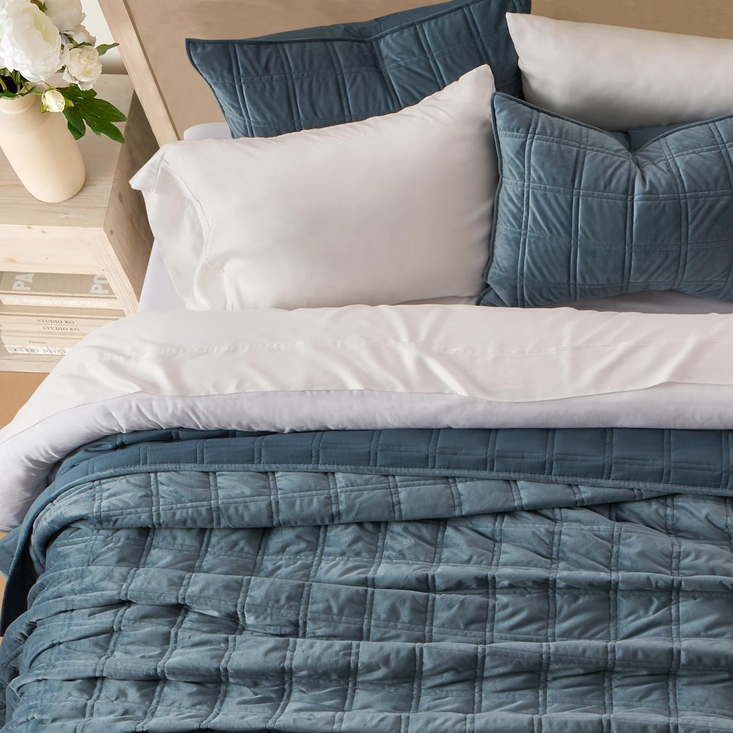 EVERGRACE 3 Pieces Luxurious Velvet Quilt King Size, Ultra Soft Bedspread Coverlet Set, Double Box Stitch Lightweight Velvet Comforter for All Season with 2 Shams, Stormy Blue, 108"x96"