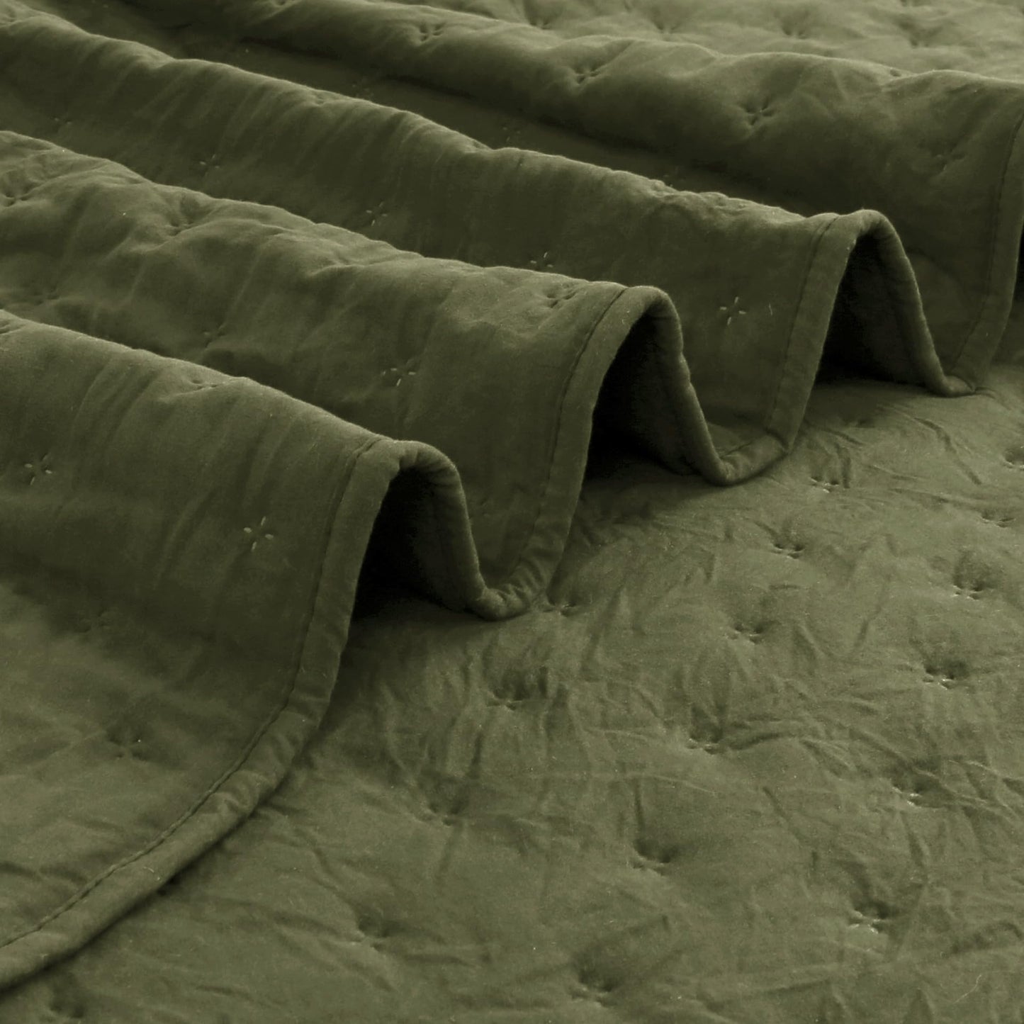ROARINGWILD Olive Green Cloud Twin Size Quilt Bedding Sets with Pillow Sham, Farmhouse Lightweight Soft Bedspread Coverlet, All Season Rustic Country Thin Comforter, 2 Pieces, 68x90 inches