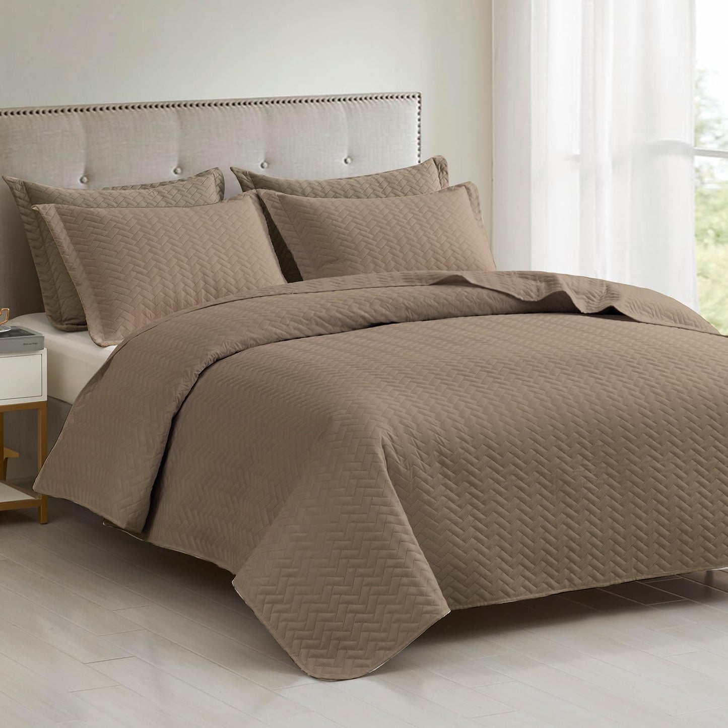 Maple&Stone Quilt Set Queen Size, Brown Lightweight Bedspread Ultrasonic Chevron Pattern Light Coverlet for All Season Comforter Bedding Decor - 3 Piece Queen Bed Cover Sets