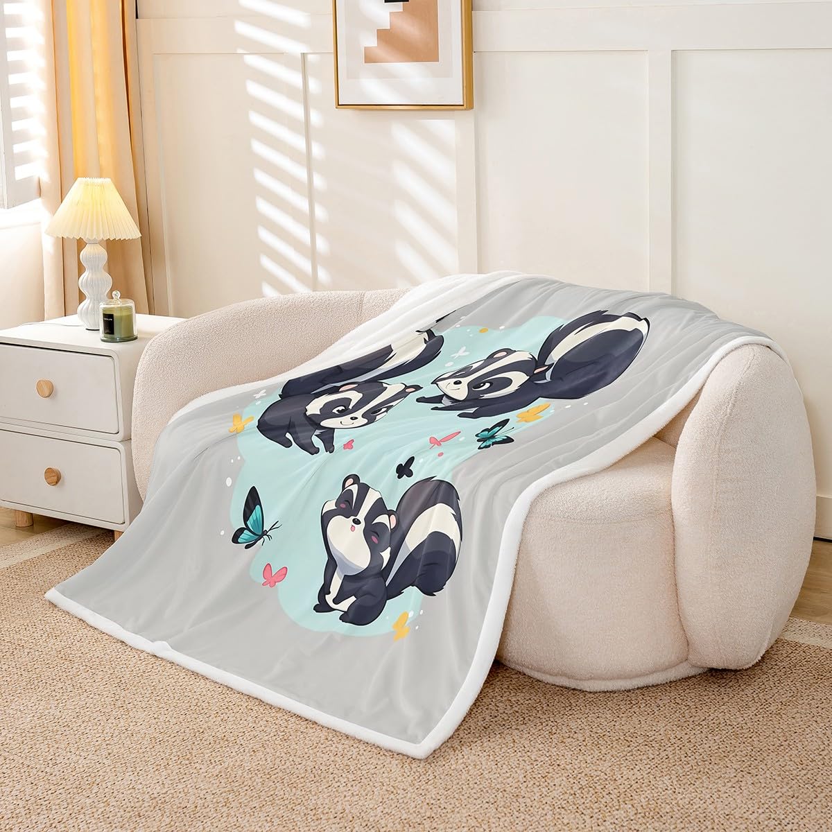 Erosebridal Cute Skunks Sherpa Blankets Throw 50"X60" Kawaii Woodland Wildlife Fleece Blankets Cartoon Skunks Animal Throw Bed Blanket for Kids Boys,Colorful Butterflies Rustic Fuzzy Blanket