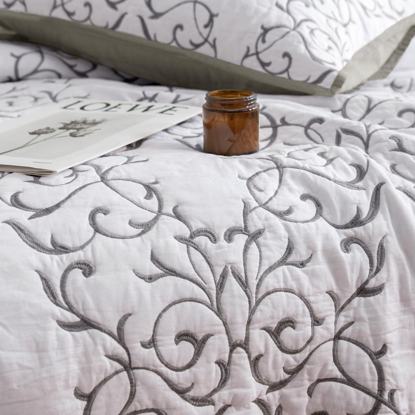 mixinni King Size Quilt 3-Piece Grey Embroidery Floral Pattern Bedspread Coverlet Set, (1 Quilt,2 Pillow Shams)-King Size