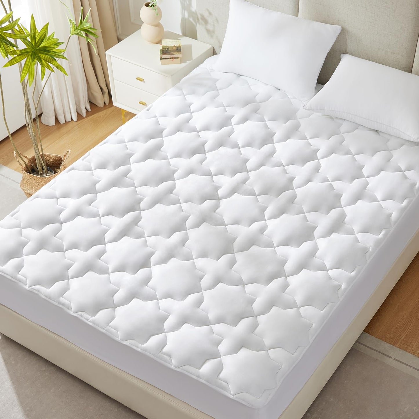 CozyLux Queen Mattress Pad, 450GSM Quilted Cooling Cotton Top Mattress Topper, Extra Deep Pocket Fits 8-21 inches, Oeko-TEX Certified, Plush Soft & Breathable Bed Pad (60"x80", White)