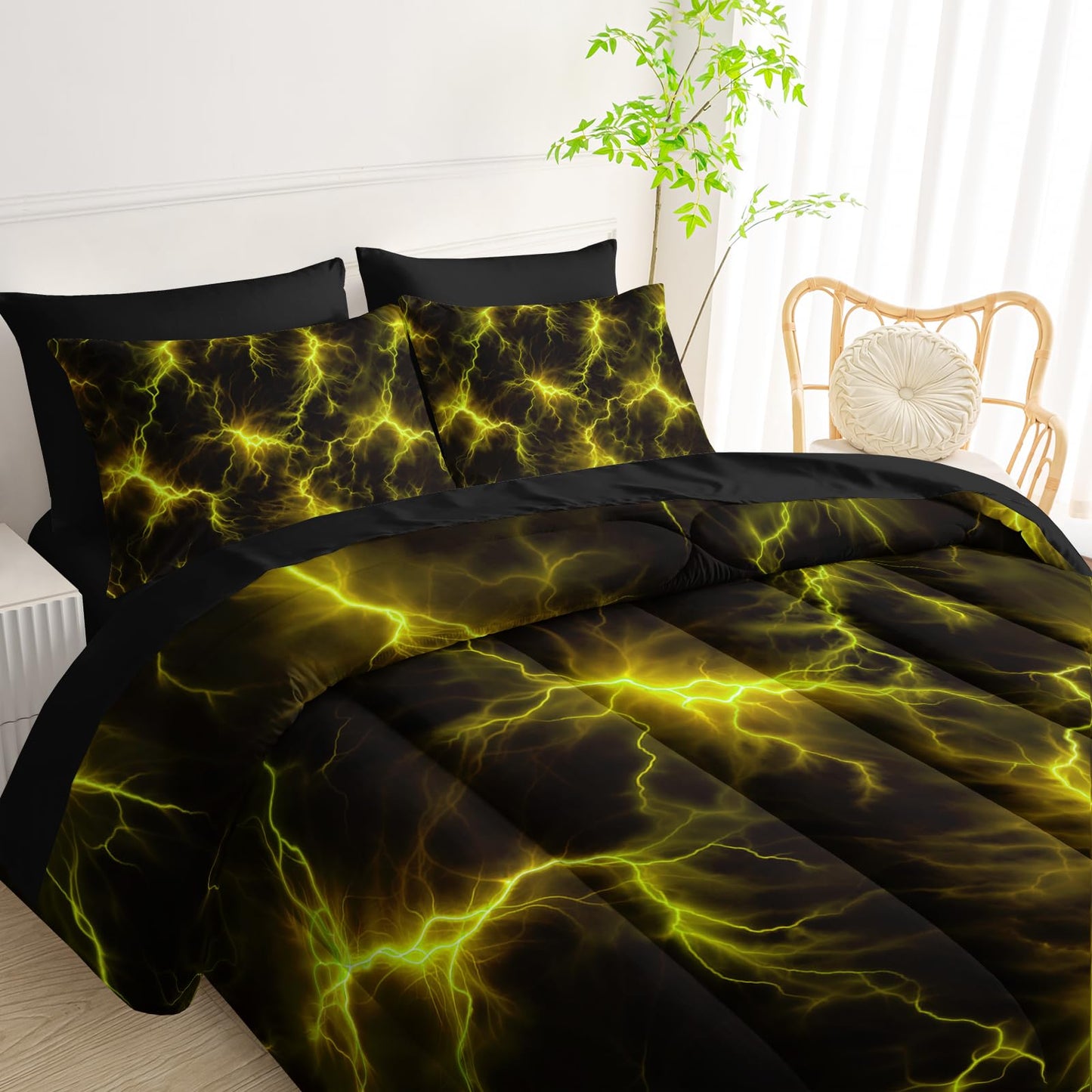 QOOMO Yellow Lightning 7 Pieces Comforter Set Queen Size,Lightning Bedding Set for Kids-Include 1 Comforter,1 Fitted Sheet,1 Flat Sheet,2 Printing Pillowcases and 2 Black Pillowcases