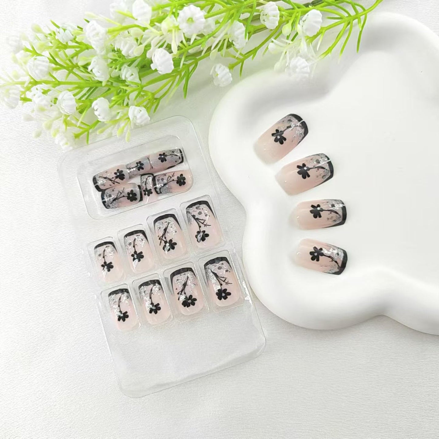 Medium Press on Nails Square Black French Tip Nails Press ons with Silver Glitter Design Black Flower Glue on Nails Acrylic Full Cover Fake Nails Glossy Artificial False Nails for Women 24Pcs