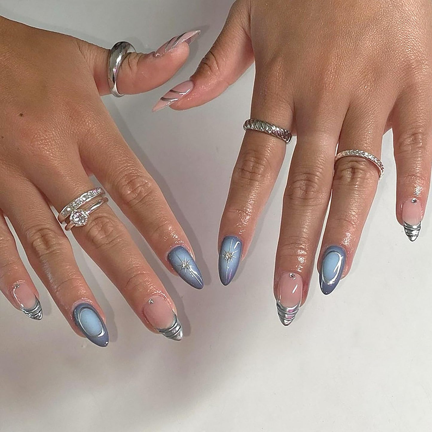RUOKEXIN Almond Press on Nails French Tip Fake Nails Medium False Nails with 3D Designs Silver Nail Press ons Sparkly Artificial Nails for Women 24Pcs