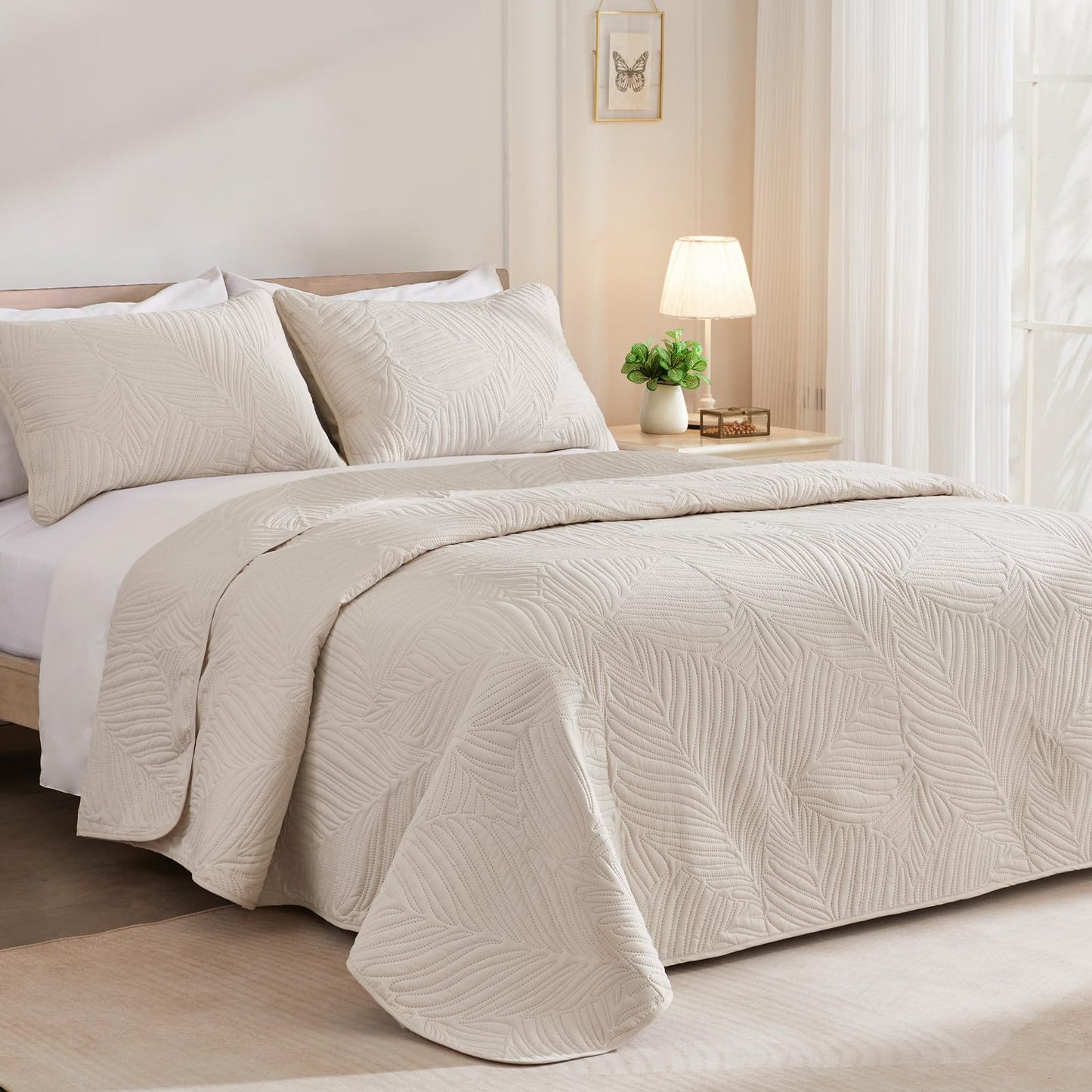 Exclusivo Mezcla Queen Quilt Bedding Set, Lightweight Brich Beige Quilts Queen Full Size for All Seasons, Soft Microfiber Bedspreads Coverlets Bed Cover with Leaf Pattern, 3 Piece