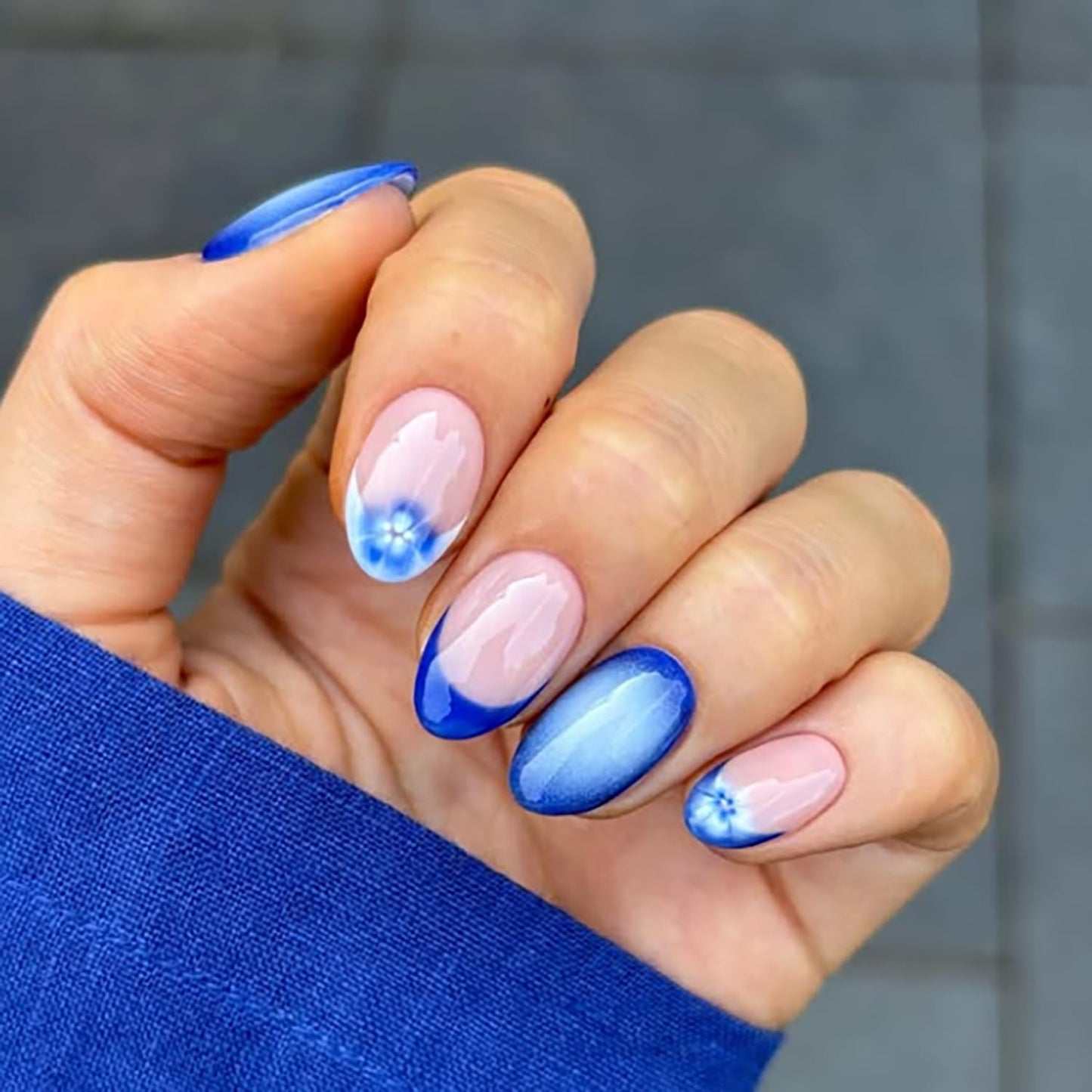 French Press On Nails Short Almond Fake Nails With Blue Flower Design Glue On Nails Pink Glossy False Nails Full Cover Reusable Acrylic Nails For Women