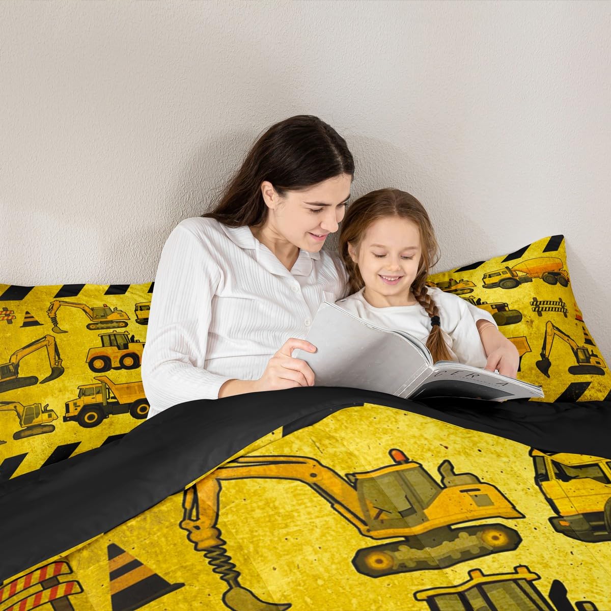 Boys Excavator Bedding Set Queen Size Kids Construction Vehicles Comforter For Kids Children Cartoon Machinery Truck Comforter Set Construction Site Cars Tractor Duvet Set 3Pcs With 2 Pillow Cases