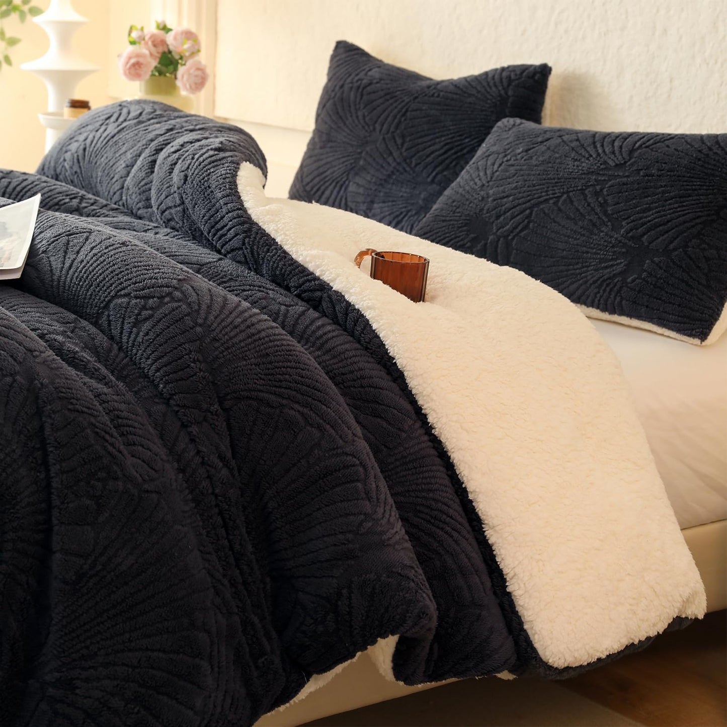 tohrisa Seashell Jacquard Sherpa Comforter Set Warm Cozy Premium Bedding 3 Pieces, King Size Geometric Pattern Quilt Comfort er with 2 Pillowcases(104"X90" Grey)