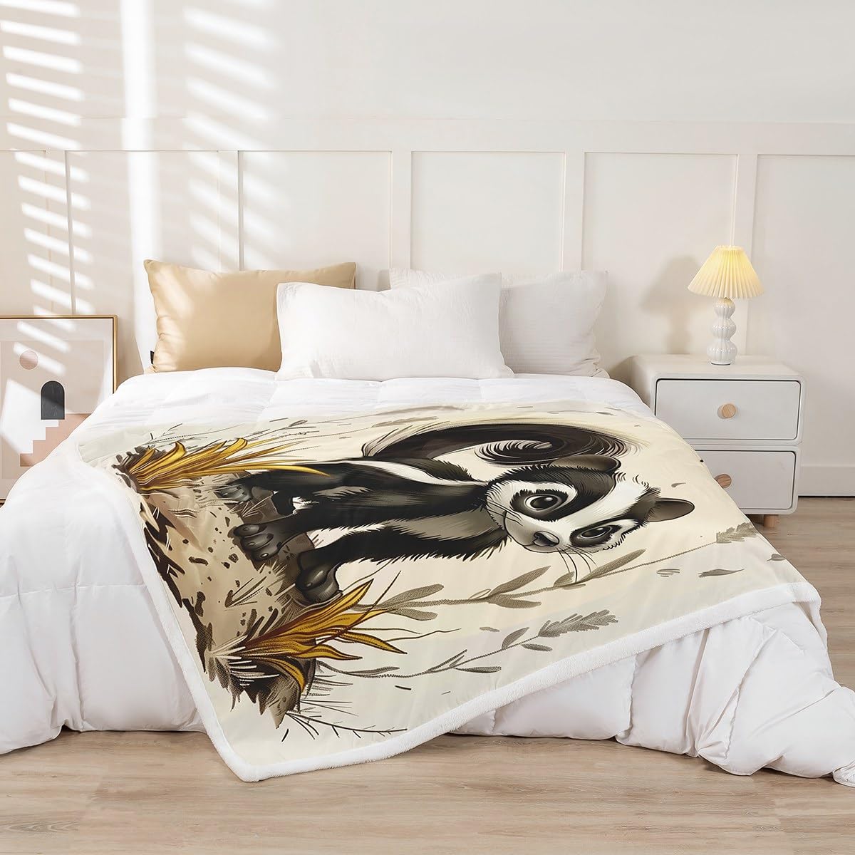 Erosebridal Black White Skunk Throw Bed Blanket Throw 50"X60" Cute Cartoon Animal Fleece Blankets Rustic Wildlife Skunk Sherpa Blankets for Kids Boys Girls,Woodland Farmhouse Animal Flannel Blanket