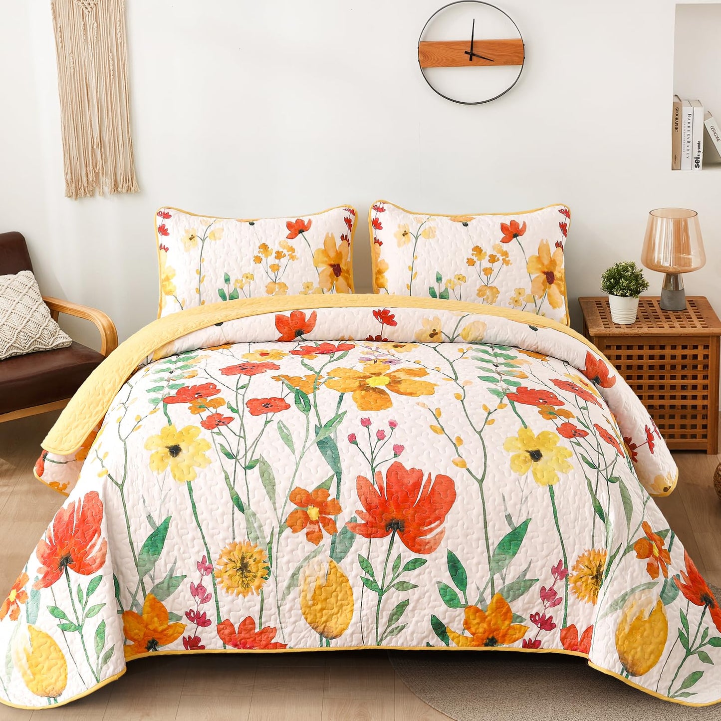 Anibedding Quilt Set Queen Size, Yellow Floral Reversible Bedspread Soft Microfiber Lightweight Queen Size Quilt Bedding Sets Reversible Coverlet for All Season(Queen, 96"x90")