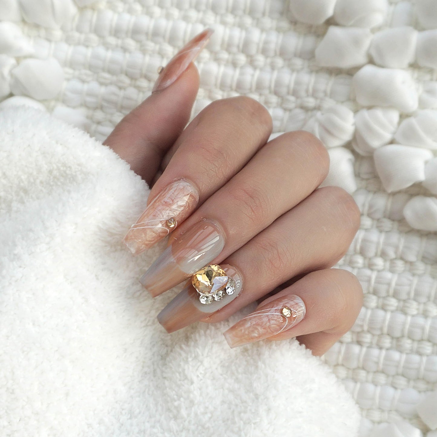 [GLORS] Purly Handmade Medium Ballerina Press on Nails | Handmade Ice Coffee Brown Retro Pearl Fake False Nails, 10 Pieces (Medium, MB)