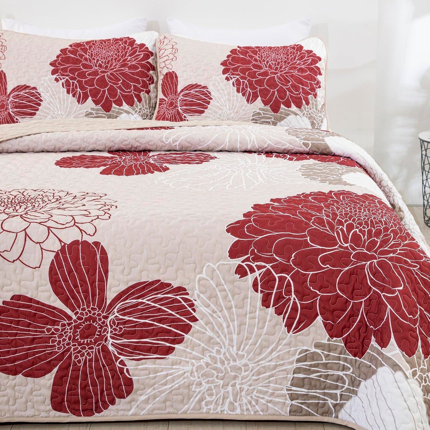 Red Floral Quilt Set Queen Size - 3 Piece Red Flower Pattern Bedspreads, Reversible Lightweight Microfiber Burgundy Quilts Bedding Set with 2 Pillowcases, All Season Quilted Coverlet Set (96''x90'')