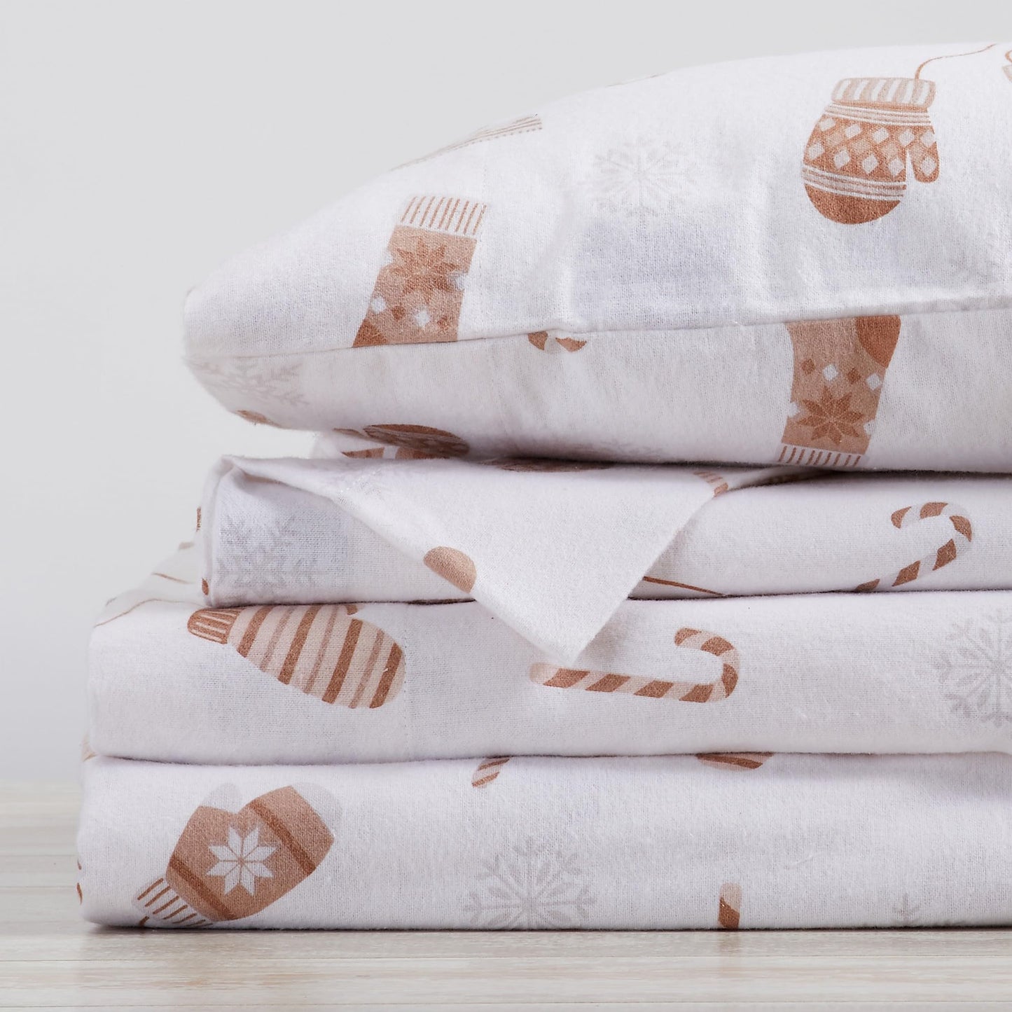 Market & Place 100% Cotton Queen Flannel Sheet Set | 4 Piece Deep Pocket Novelty Cozy Winter Bed Sheets | Double Brushed for Extra Softness & Comfort | Alpine Collection (Queen, Winter Mittens)