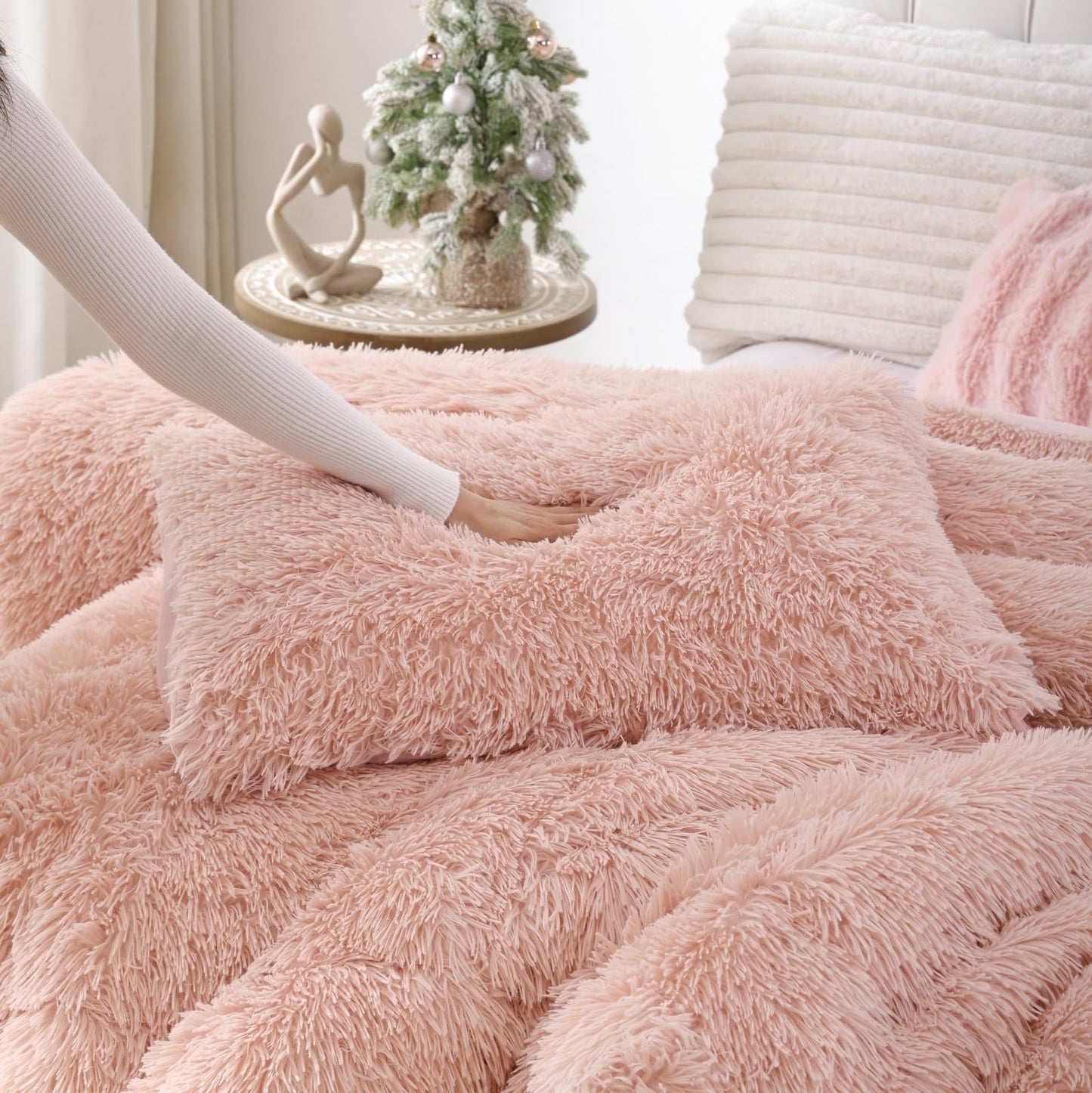 Smoofy Fluffy Queen Comforter Set, Faux Fur Pink Comforter Set Queen Size, Luxury Fuzzy Bedding Set, Soft Shaggy Bed Set Pink for All Season, 3 Pieces - 1 Comforter & 2 Pillowcases, Blush