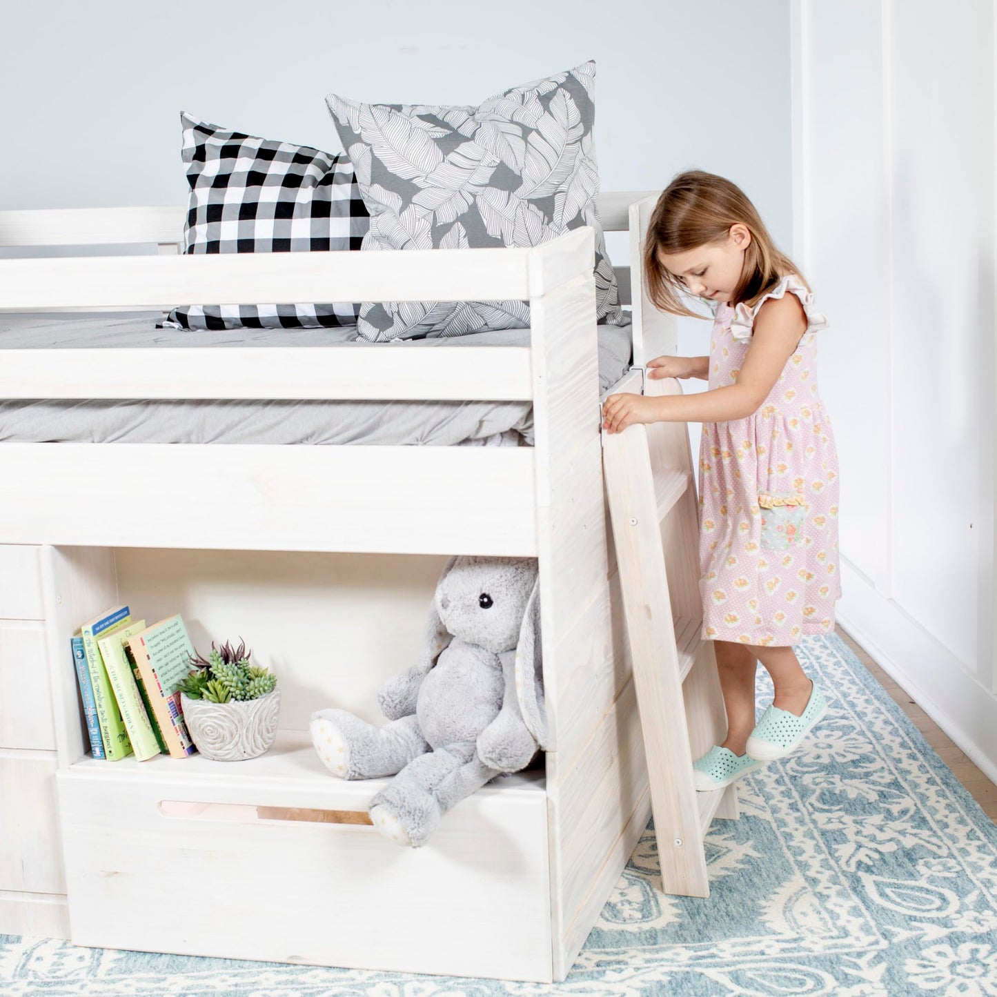 Max & Lily Modern Farmhouse Low Loft (Twin), with Storage Drawer, White Wash