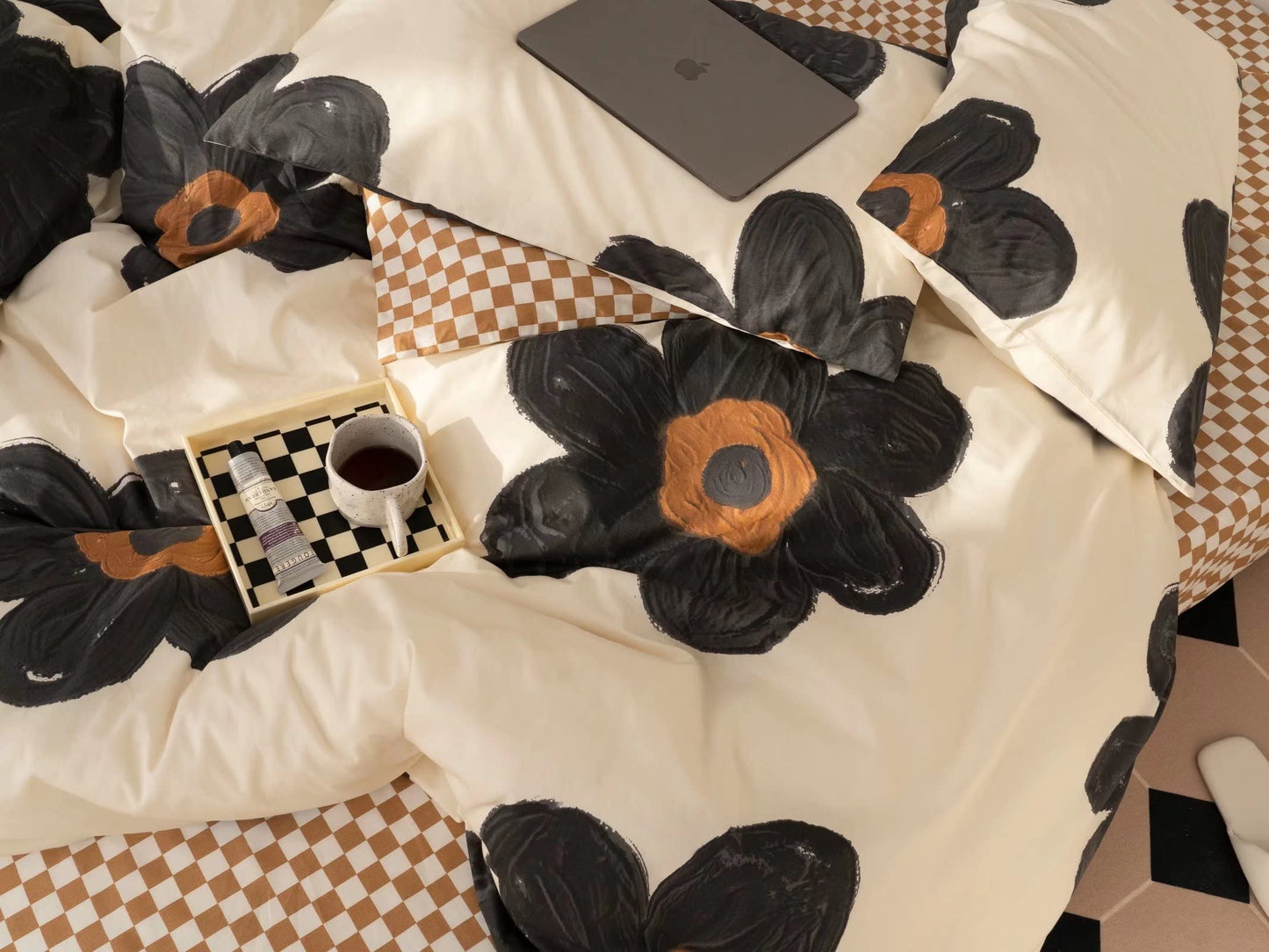 CLOTHKNOW Black Beige Floral Twin/Twin XL Comforter Set Sunflower Bedding Comforter Sets Brown Plaid Comforter Boho Comforter with 2 x Pillow Cases