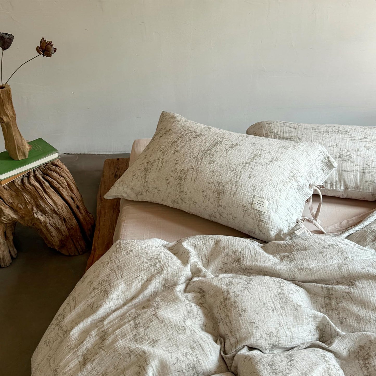VM VOUGEMARKET Double Gauze Crinkled Cotton Duvet Cover Set Queen,Rustic Beige Ink Bamboo Botanical Print Duvet Cover with Romantic Bow Ties