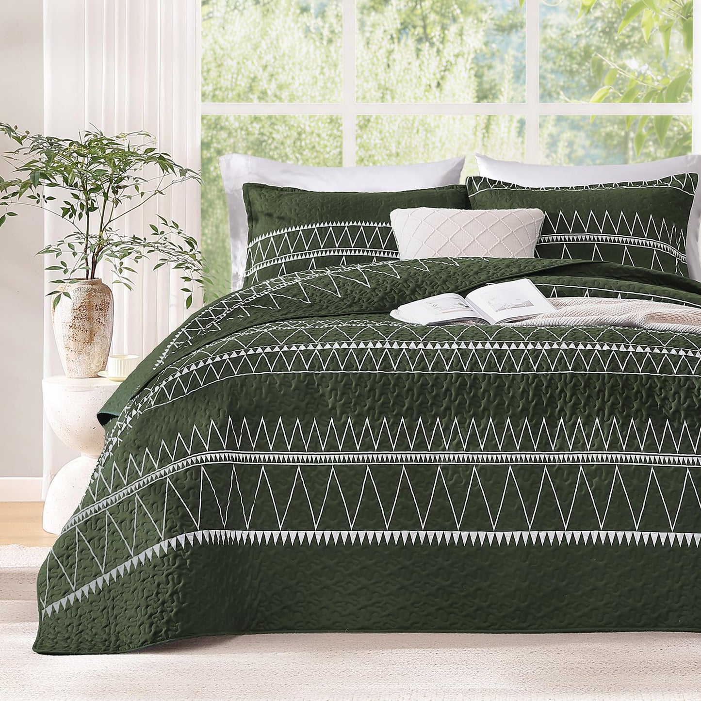 Andency Green California King Quilt Set, 3 Pieces Boho Lightweight Soft Striped Cal King Bedspread for All Season (112"x104"), Printed Bohemian Polyester Reversible Coverlet Comforter Sets