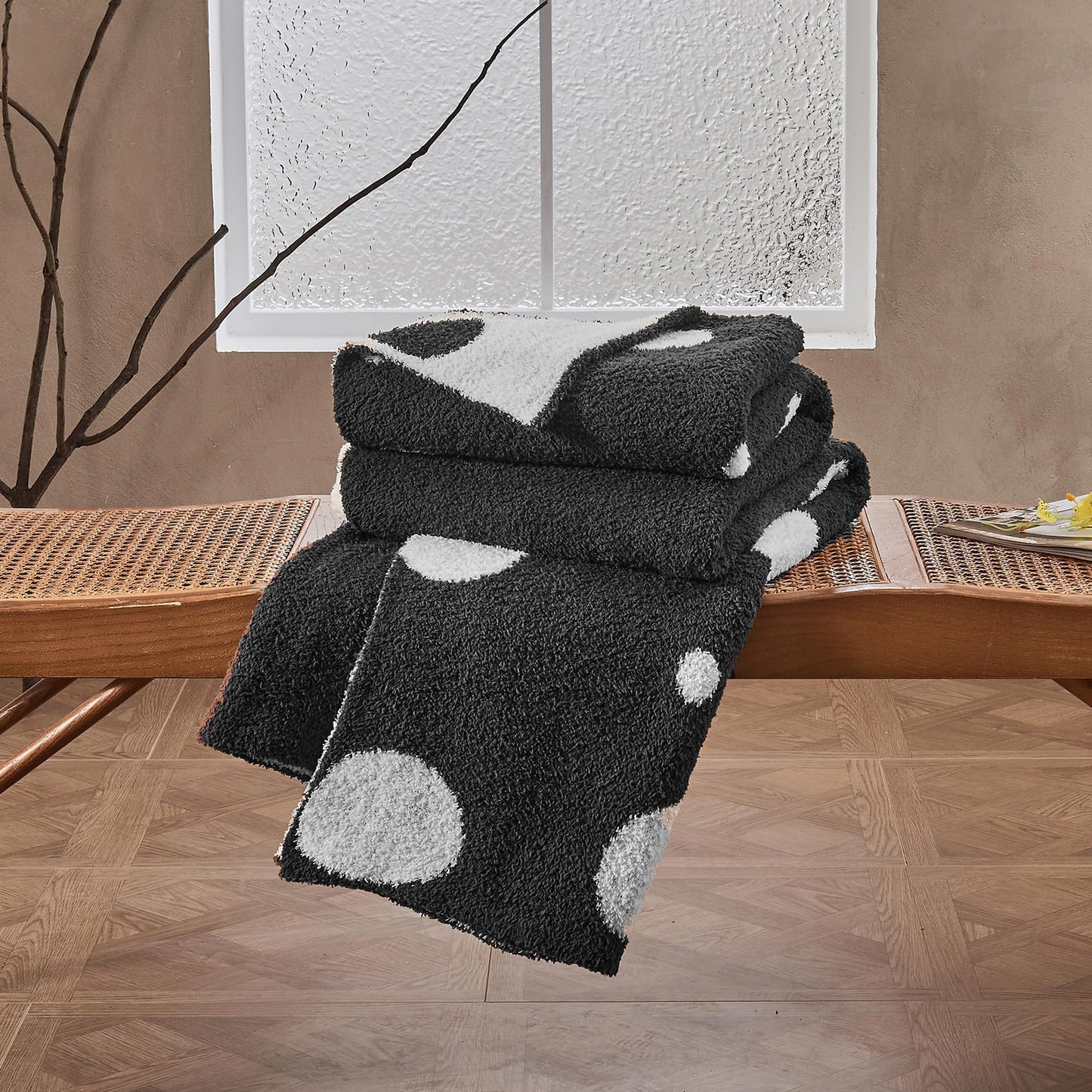 Douceur Polka Dot Throw Blanket for Couch Sofa Bed, Reversible Cozy Fluffy Super Soft Bedroom Blanket, Plush Jet Black Throw Blanket, 60×80 inches