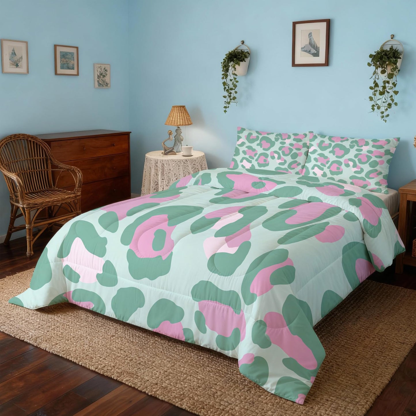 Leopard Print Comforter Set King Size 3Pc, Cheetah Printed Pattern Down Alternative Bed Comforter, 2 Pillow Shams, Soft All Season Bedding, Leopard Print Bedroom Decor