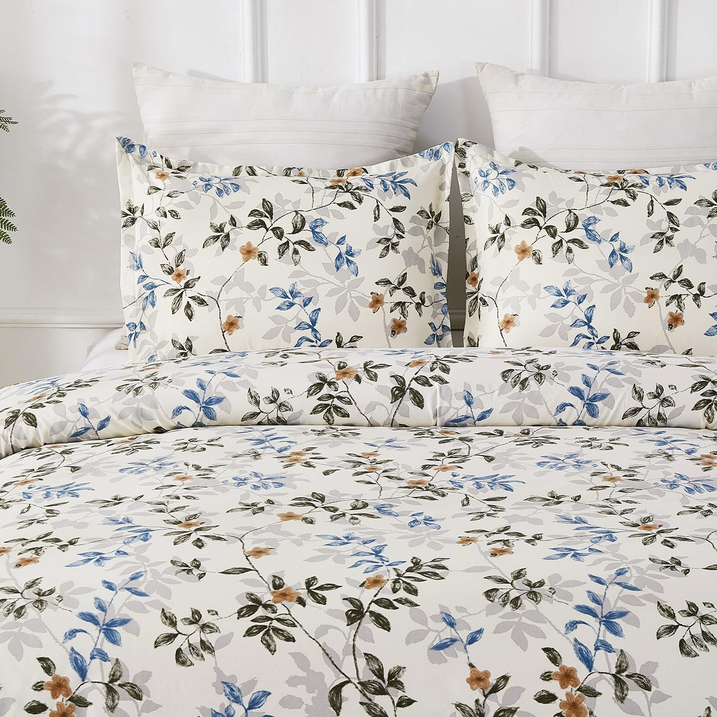Vaulia Soft Microfiber Floral Duvet Cover King Size, Blue Leaves Botanical Print Pattern, Lightweight and Breathable Reversible Design, 3-Piece Set (1 Duvet Cover 2 Pillow Shams)