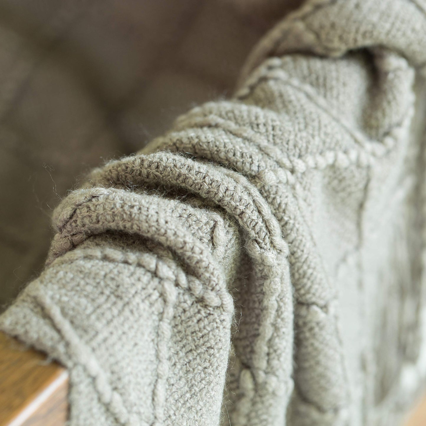 DEERLUX Knit Throw Blanket 50x60 in Diamond Pattern Design and Fringe Edges for a Cozy Touch to Your Living Space – Grey