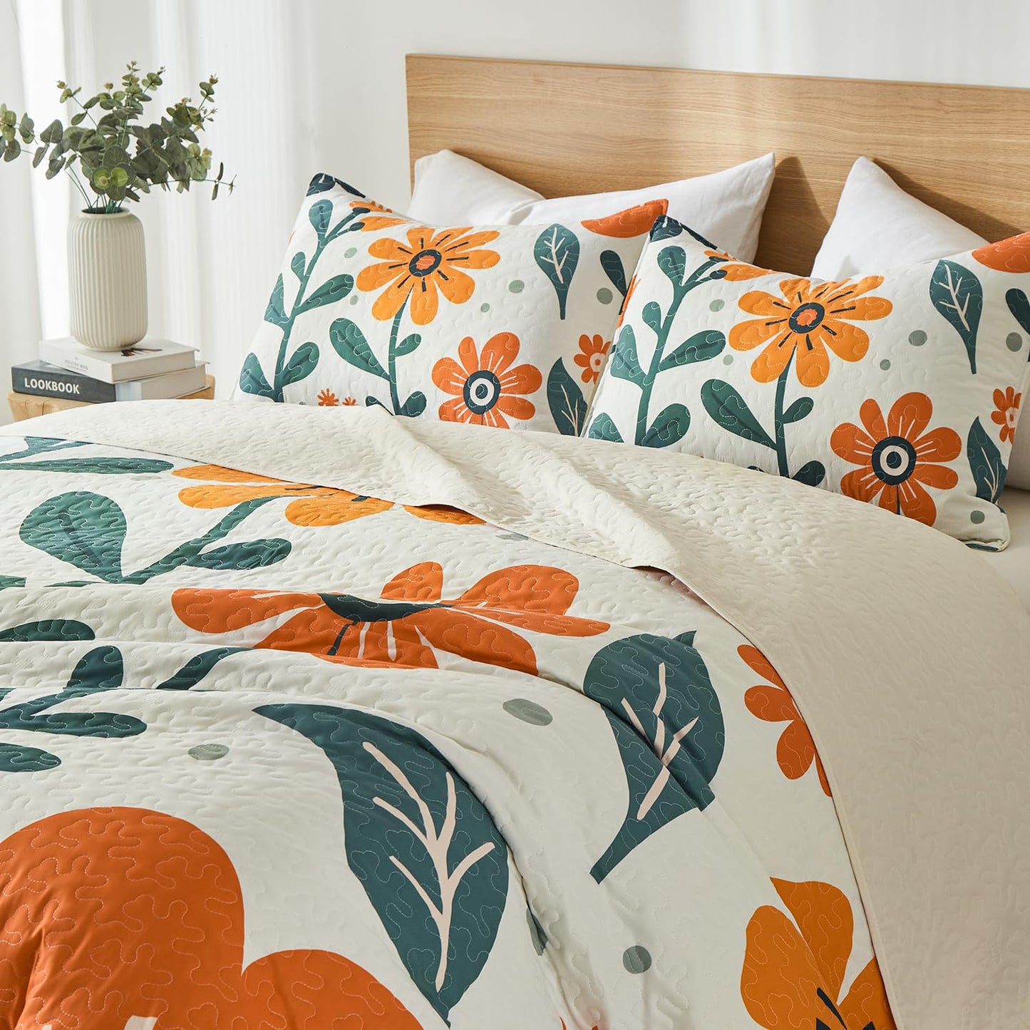 Yogeneg King Quilt Bedding Set,White Orange Botanical Pattern Beige King/Cal King Quilt Set,3 Piece Lightweight Soft Summer Bedspread Coverlet with 2 PIillow Shams,All Season(Beige,110"x96")