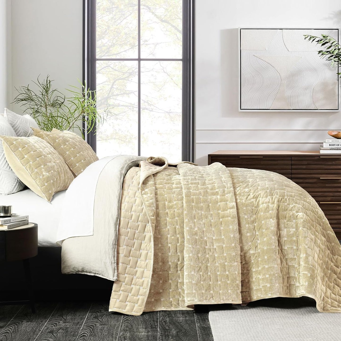 Grassix Velvet Quilt Set Queen Size, 3 Pieces Lightweight Velvet Comforter with Pillow Shams, Geometric Quilted Bedspread Coverlet Bedding Set for All Seasons, Beige, 90"x96"
