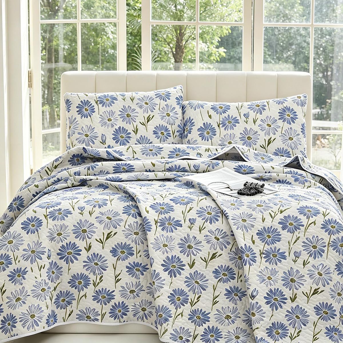 SANOCAY Blue Daisy Floral Quilt Set King Size, 3 Piece Lightweight Summer Bedding Set with 2 Pillow Shams, Soft Reversible Microfiber Bedspread, Farmhouse Coverlet for All Season (Blue Daisy, King)
