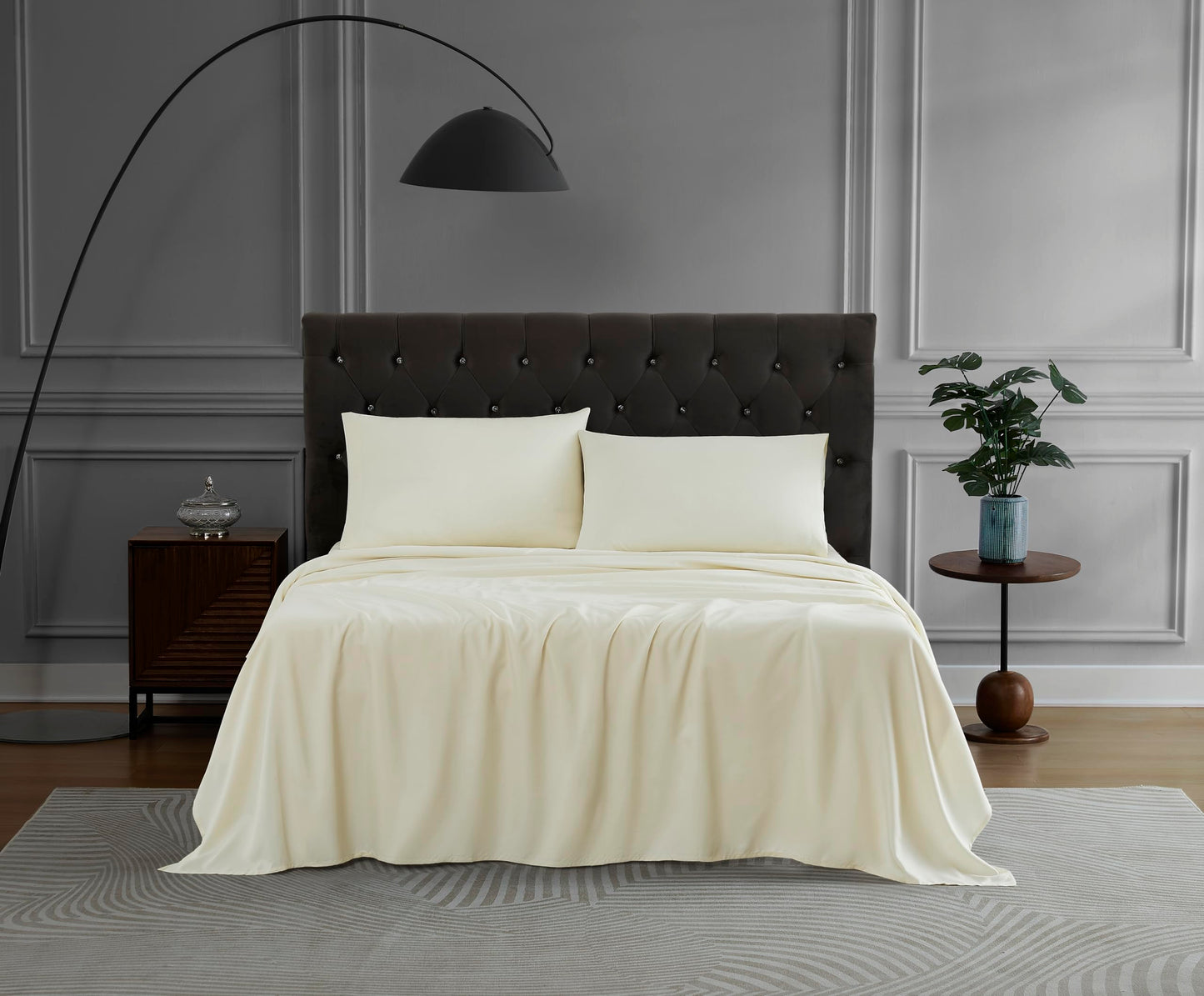 King Size Fresh Ivory 4-Piece Microfiber Sheet Set - Soft & Cozy Hotel Luxury Bedding - Deep Pockets Fits Up to 14"- Wrinkle Resistant - Quick Dry - Oeko-TEX® Certified by Linen Closet