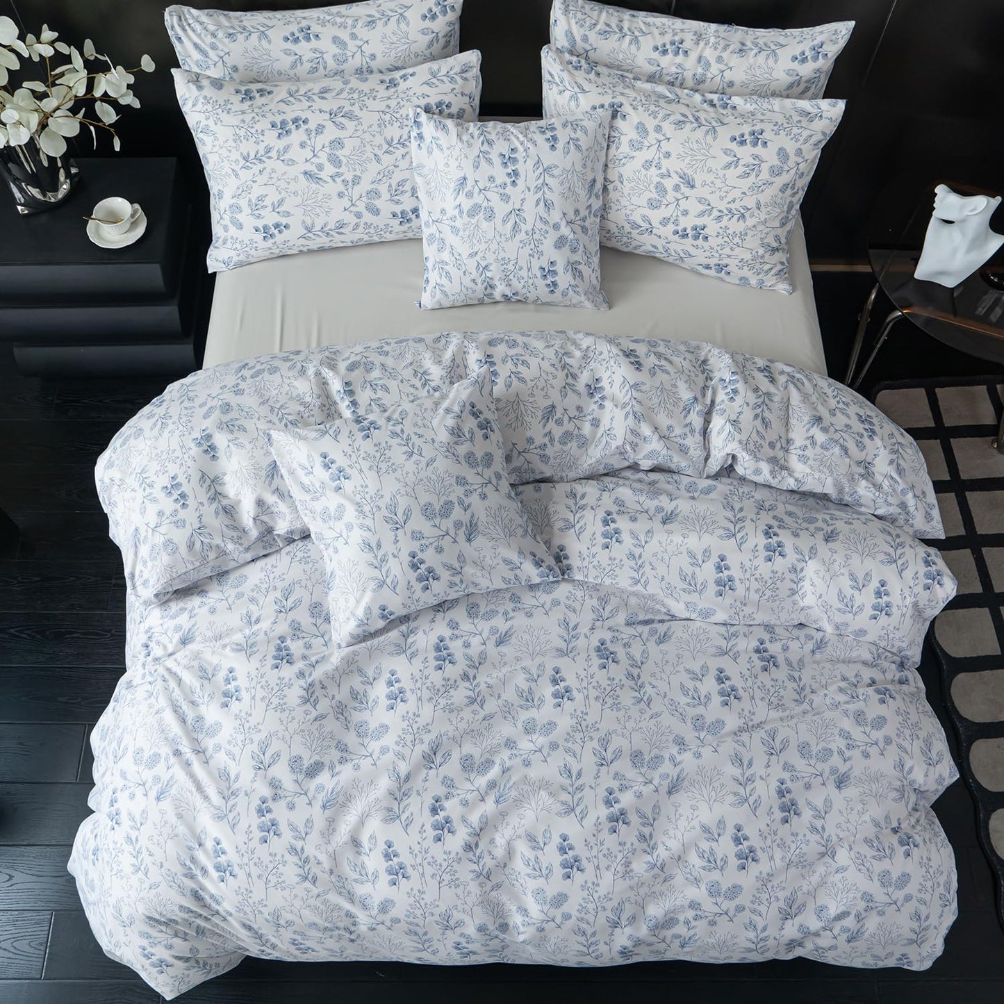BUPIRD Queen Floral Comforter Set 3 Pieces Soft Cute Bedding Blue Flower Print Botanical Garden Style Comforter and 2 Pillowcases