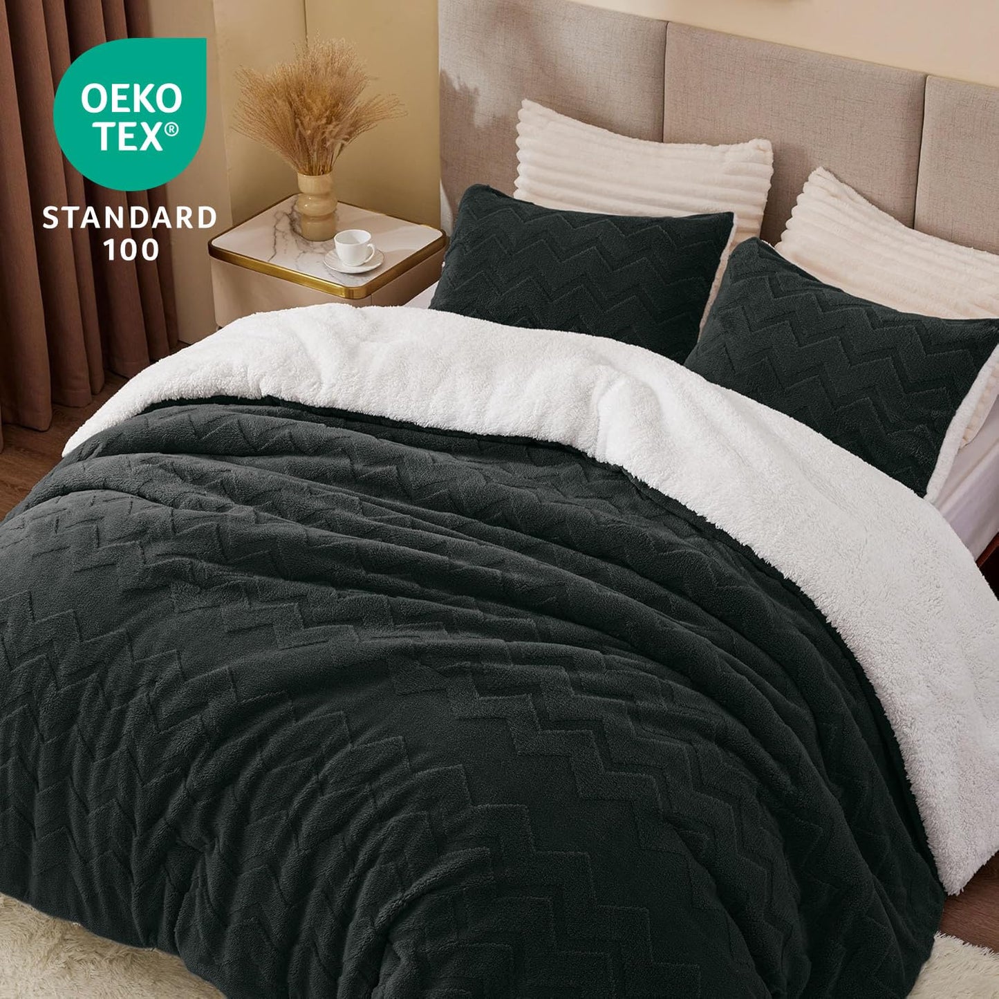 BEDELITE Fluffy Queen Comforter Set - Super Soft Sherpa Black Comforter for Queen Size Bed, Luxury Warm Bedding Set for Winter, Fuzzy Bed Set 3 Pieces (1 Comforter, 2 Pillowcases)