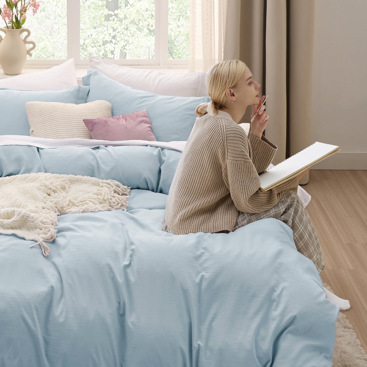 Bedsure Sky Blue Duvet Cover Queen Size - 3 Pieces Prewashed Cotton-Like Polyester Extra Soft Bedding Set, Includes 1 Duvet Cover 90x90 Inches with Zipper Closure & 2 Pillow Shams, No Comforter