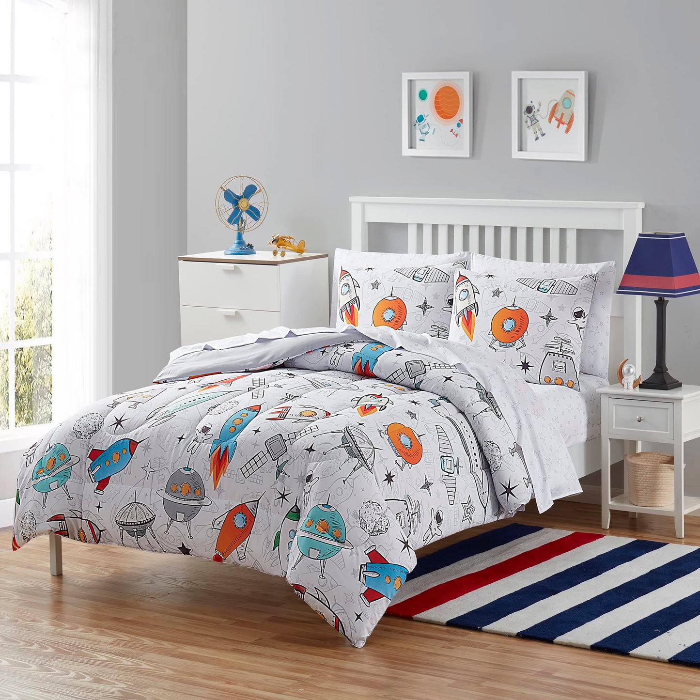 Kids Bedding Set Bed in a Bag for Boys and Girls Toddlers Printed Sheet Set and Comforter , Twin, Floating in Space