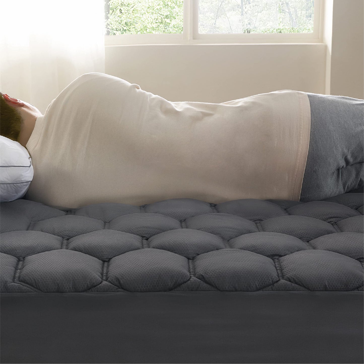 Bedsure King Size Mattress Pad - Soft Cooling Mattress Cover Padded, Quilted Fitted Mattress Protector with 8-21" Deep Pocket, Breathable Fluffy Pillow Top, Grey, 78x80 Inches