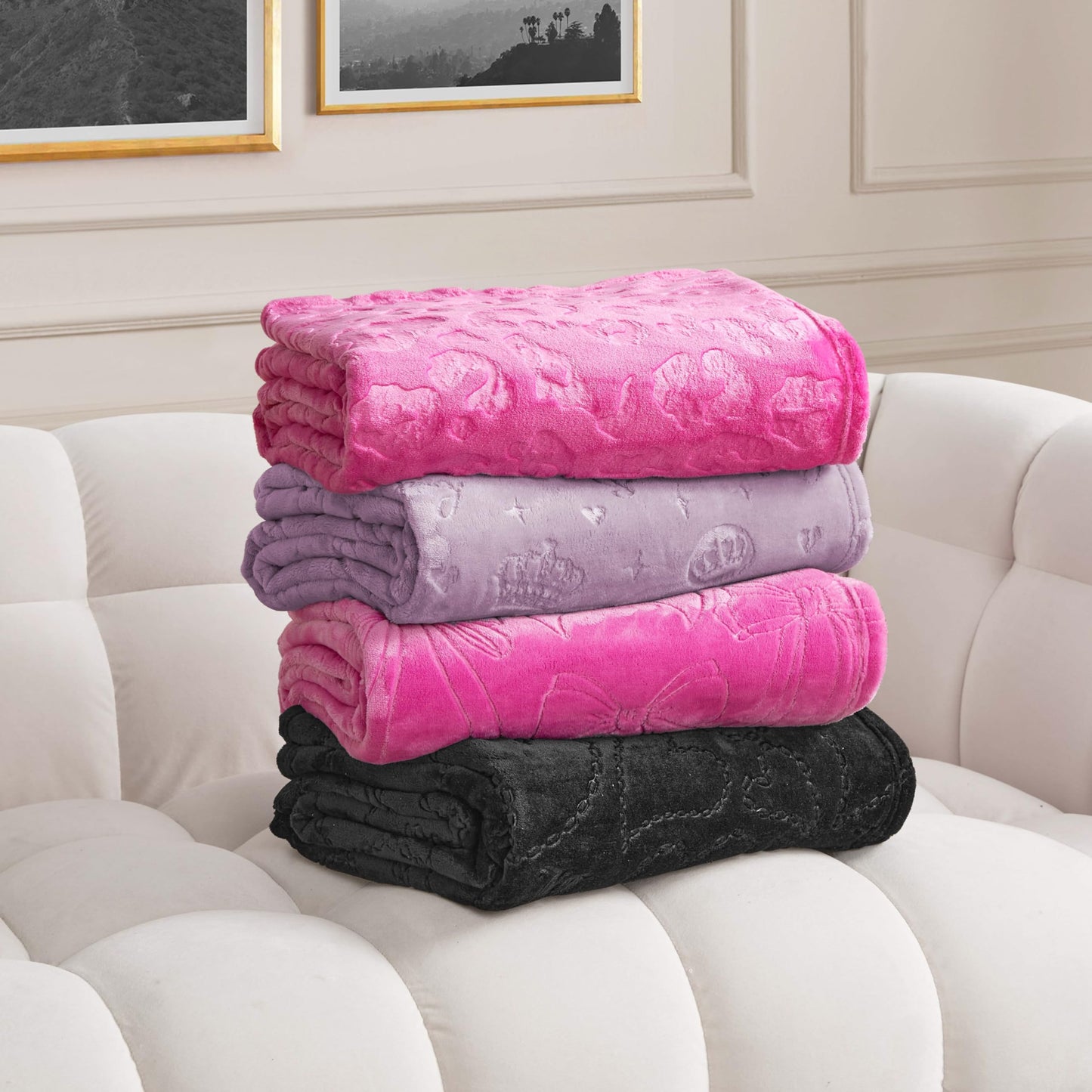 Juicy Couture Embossed Plush 60"x70" Oversized Throw Blanket, Chain Hearts Black