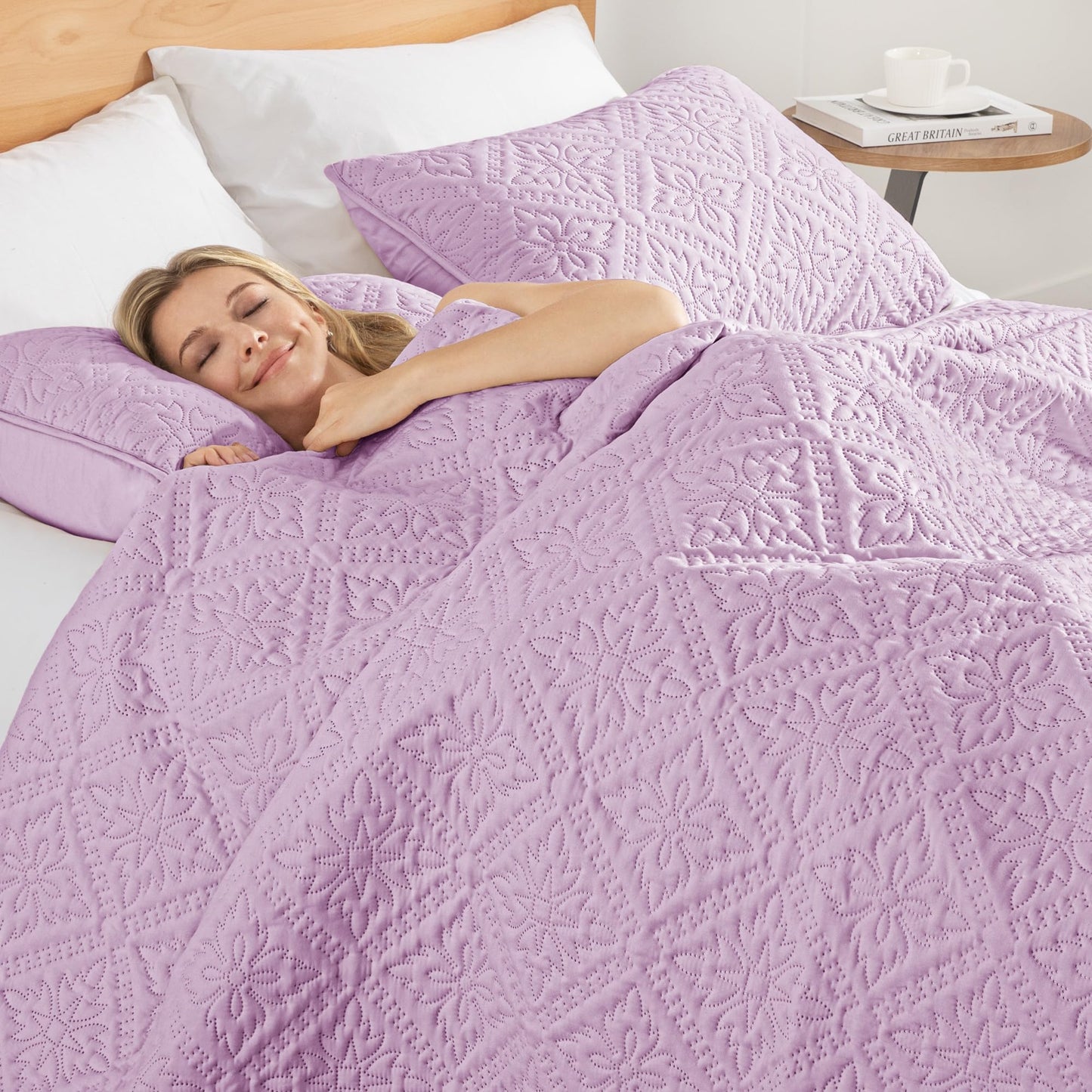Exclusivo Mezcla King Quilt Bedding Set, Lightweight Soft Bedspreads Coverlets with 2 Pillow Shams, Modern Lilac Oversized Quilts King Size for All Seasons