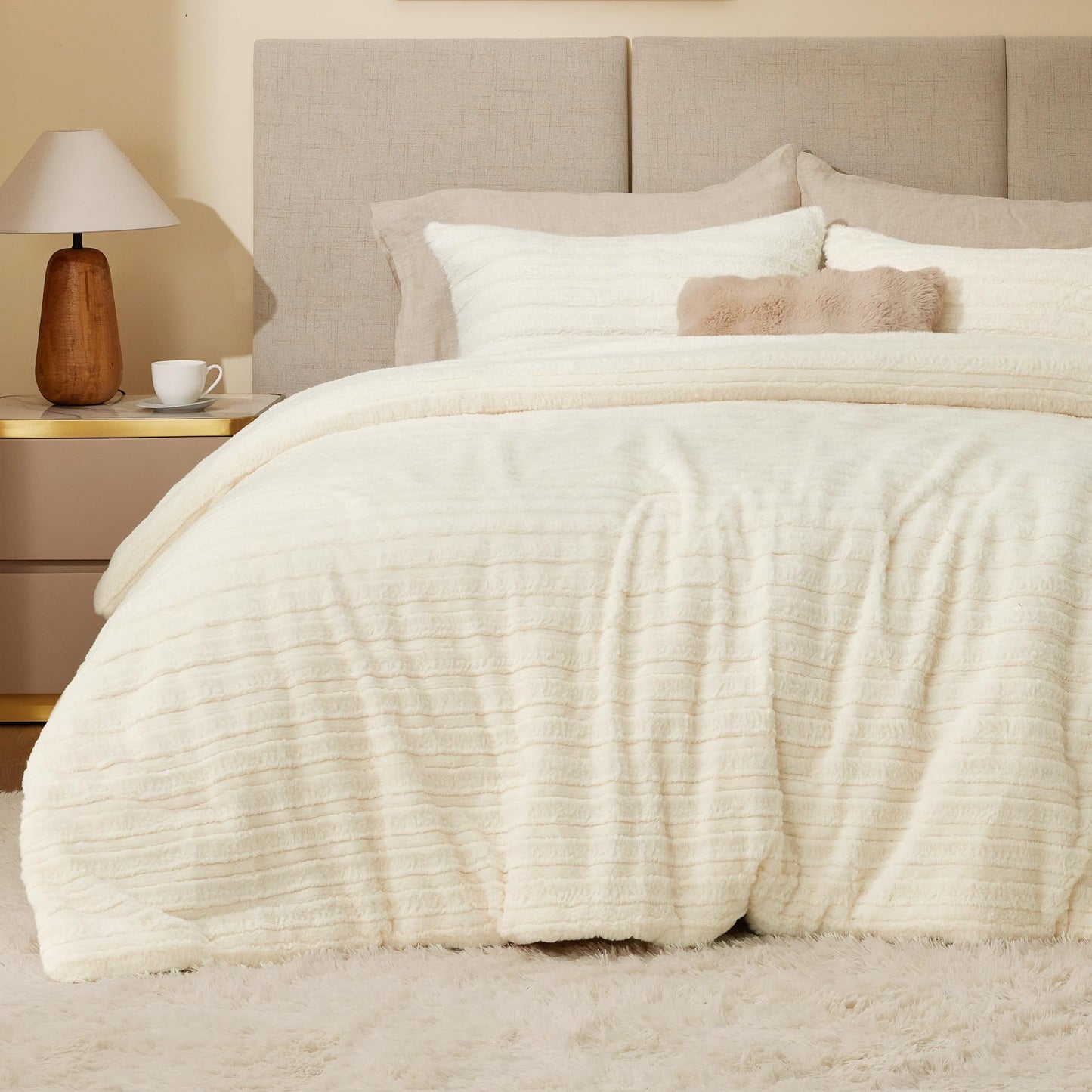 BEDELITE Fleece Queen Comforter Set -Super Soft & Warm Fluffy Cream White Faux Fur Bedding, Luxury Fuzzy Heavy Bed Set for Winter with 2 Pillow Cases