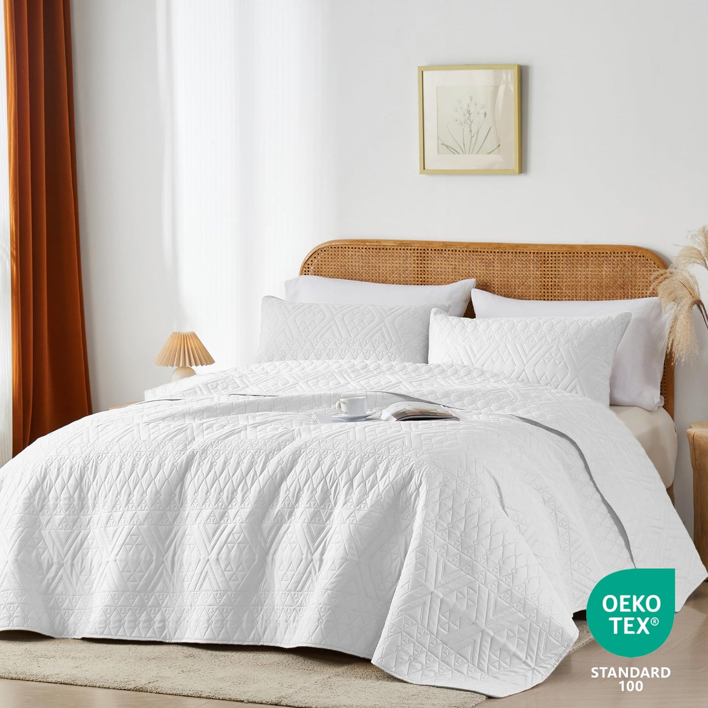 akkialla King/Cal King Size Quilt Bedding Set,White Lightweight Microfiber Soft Bedspread,Modern Style Geometric Pattern Coverlet Set for All Seasons,3 Piece(1 Quilt,2 Pillow Shams)