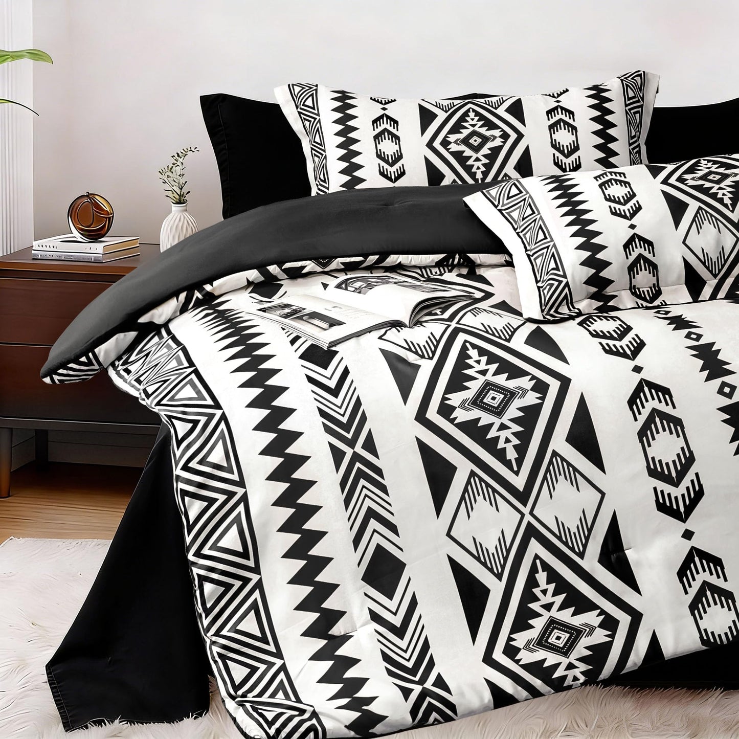Tyrot King Comforter Set – 3 Piece Black White Boho Aztec Bedding, Western Southwestern Style Comforter Sets, Soft Lightweight Comforter for All Seasons, 1 Comforter & 2 Pillow Shams