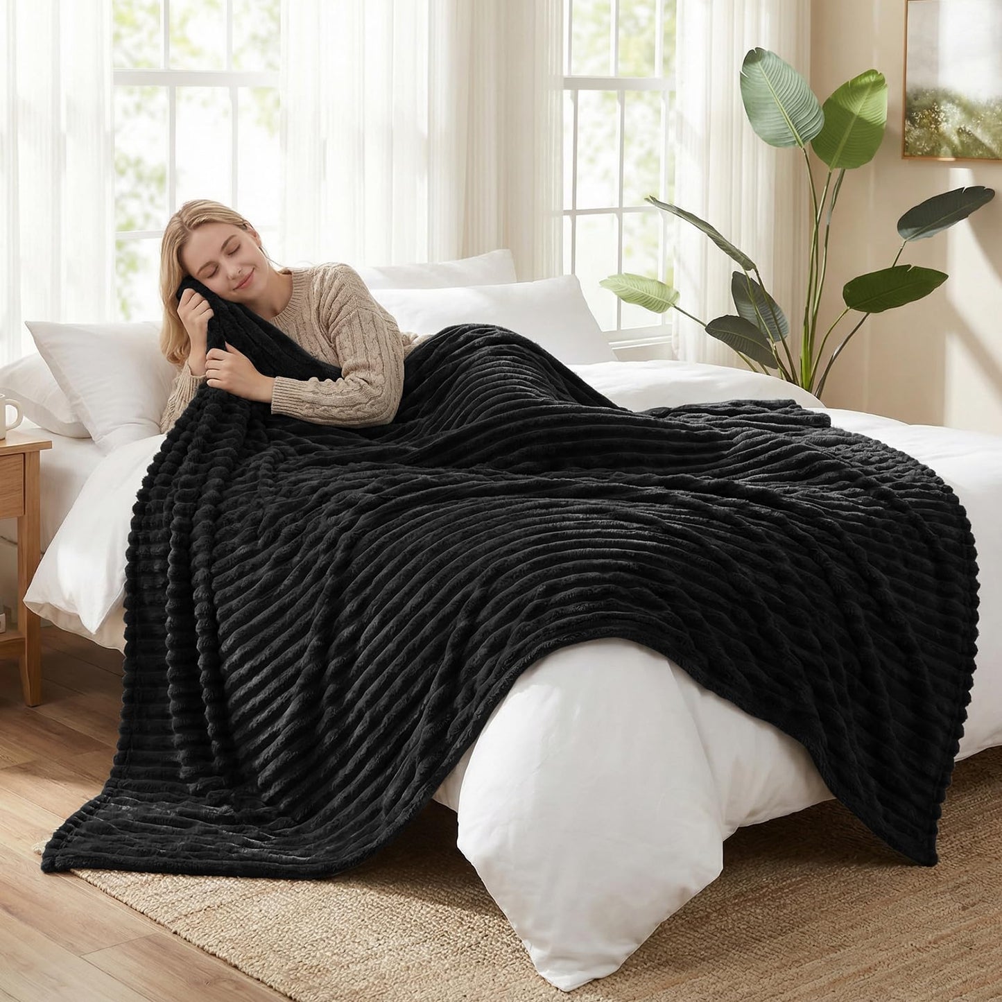 HIMEET Fleece Black Throw Blanket for Bed - 300GSM Ribbed Soft Cozy Dog Blanket for Couch, Graduation Birthday for Men Dad Women, College Dorm Essentials Room Throws, 50x60 Inches