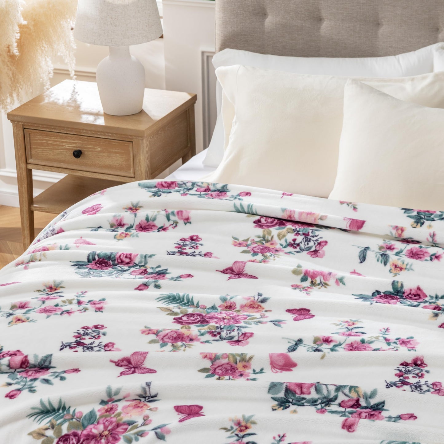 Sushing Printed Micorfiber Fleece Blanket, Heavyweight Warm Plush Blanket, Room Home Decor for Couch Bed Sofa, 70in x 90in, Pink Flowers