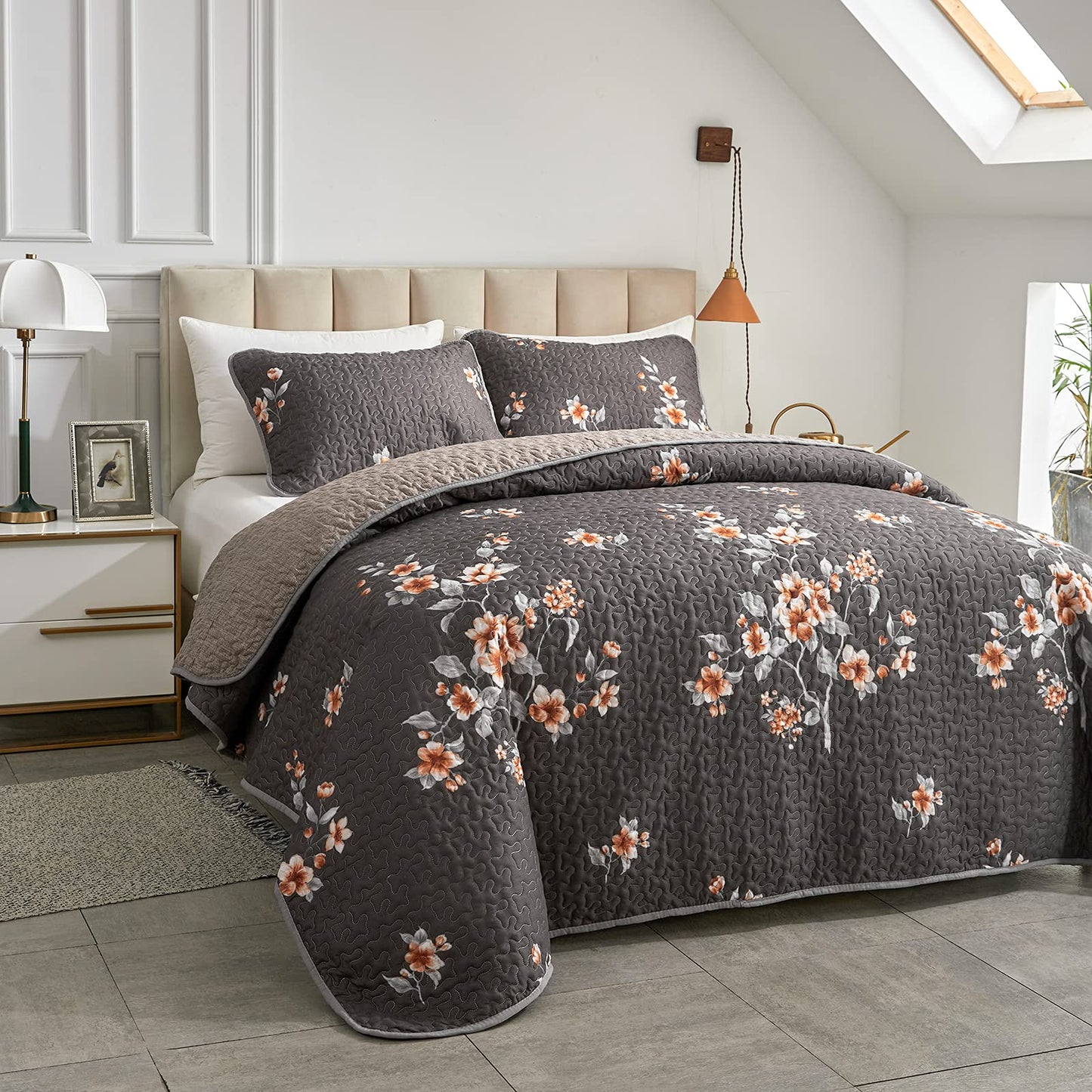 Flysheep 2 Pieces Quilt Set Twin Size, Dark Gray Floral Reversible Bedspread Coverlet Set, Soft Microfiber Lightweight Bed Cover for Kids (68" x 86", 1 Quilt+ 1 Pillow Sham)