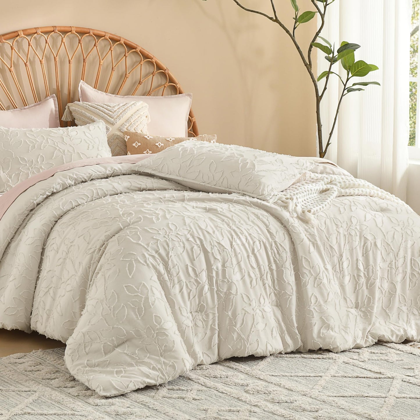 Litanika King Size Comforter Set Beige, 3 Piece Cream Boho Tufted Bedding, Fluffy Farmhouse Bed Set for All Season with 2 Leaf Pattern Pillowcases（104x90In）