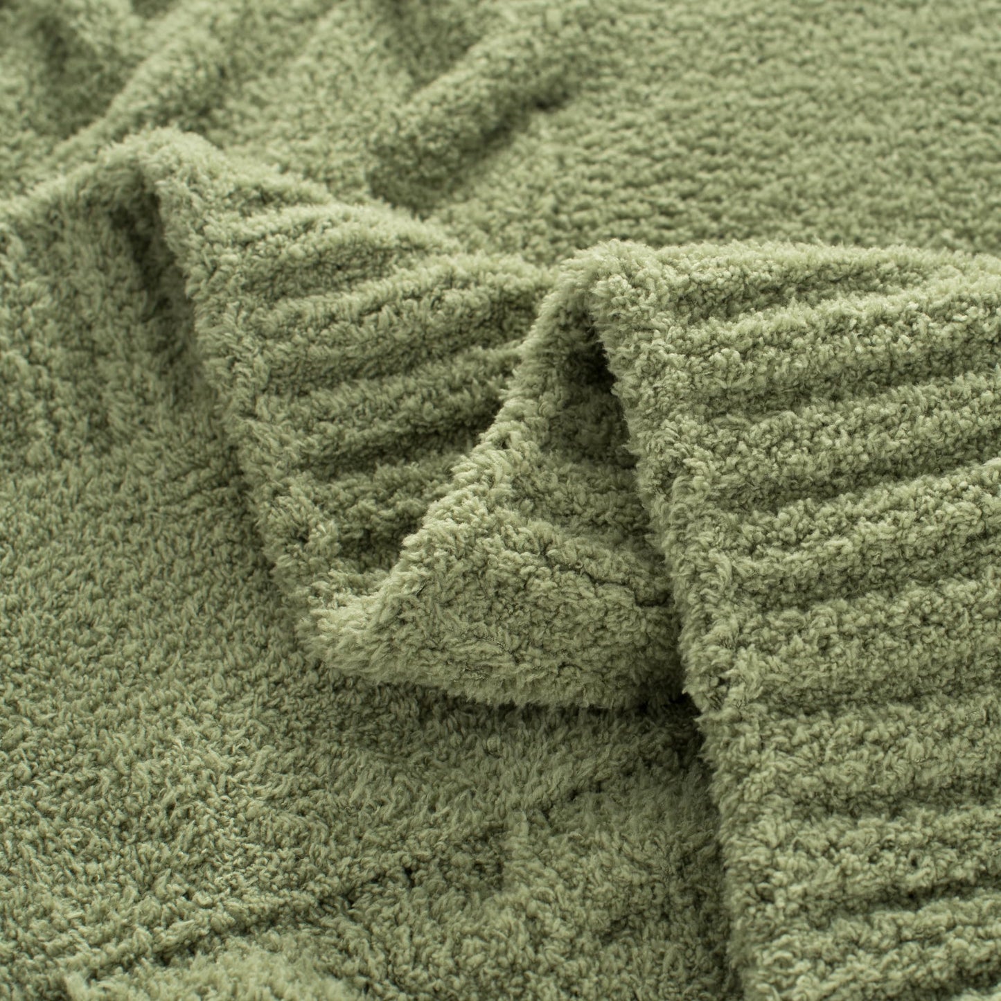 GINAMUSE Chunky Knit Blanket Super Soft Cable Fluffy Microfiber Cozy Warm Winter Blankets for Couch Sofa Bed Twin Size 60"X80" Olive Green