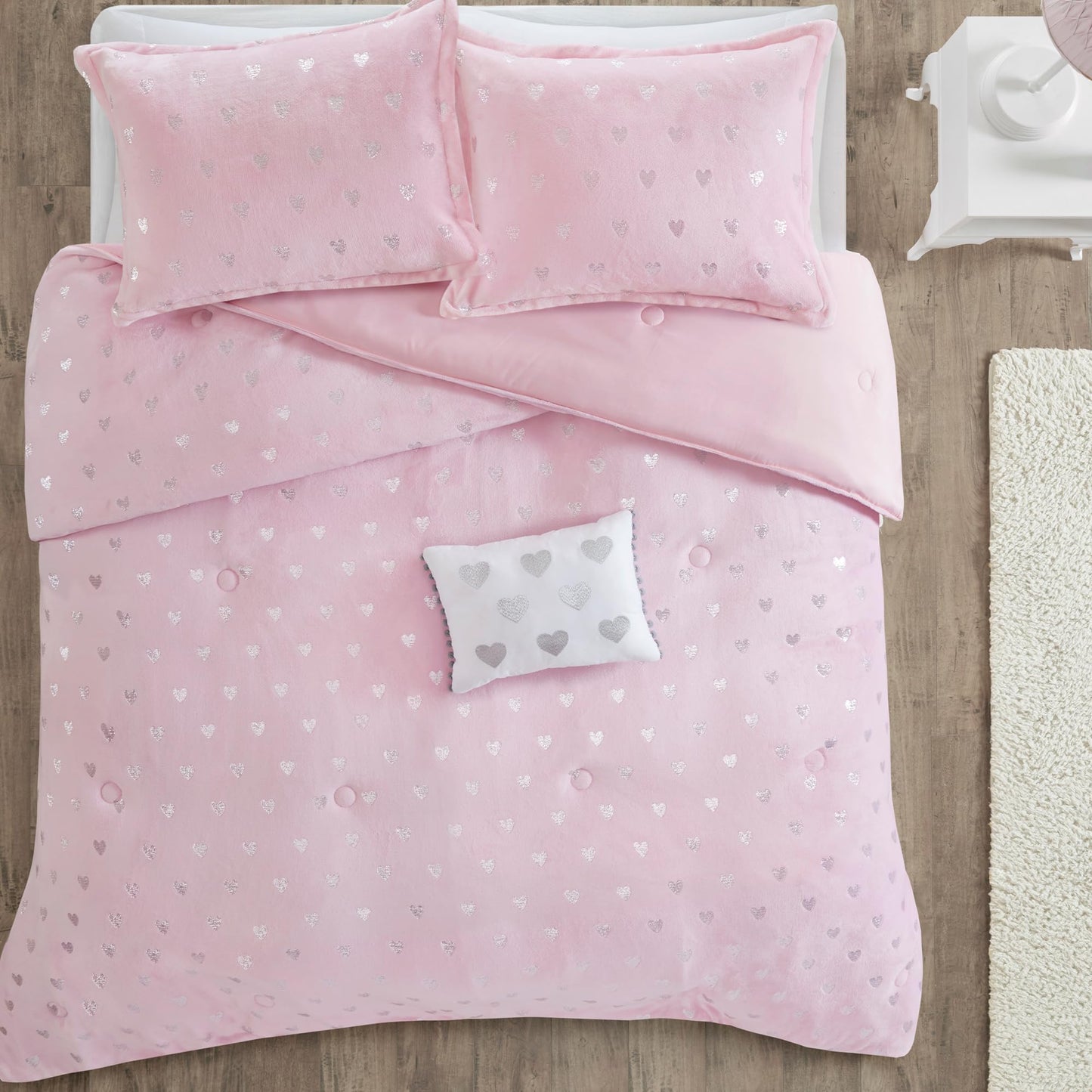 Intelligent Design Twin Comforter Set, 3 Piece Metallic Hearts Cozy Bedroom Set for Girls, Twin Bed Set Soft & Plush Comforter, All Season Fluffy Bedding Set, Rosalie, Twin/Twin XL, Pink Silver