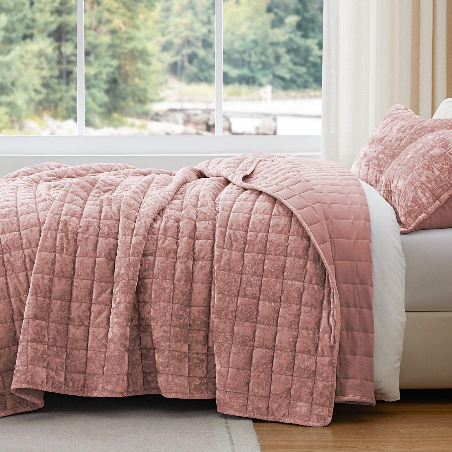 BEDELITE Velvet Quilt Set King Size - Luxury Soft Velvet Comforter Bedding Set for All Season, Lightweight Quilted Box Stitch Oversized Bedspread Coverlet with 2 Matching Shams, Shiny Dusty Pink