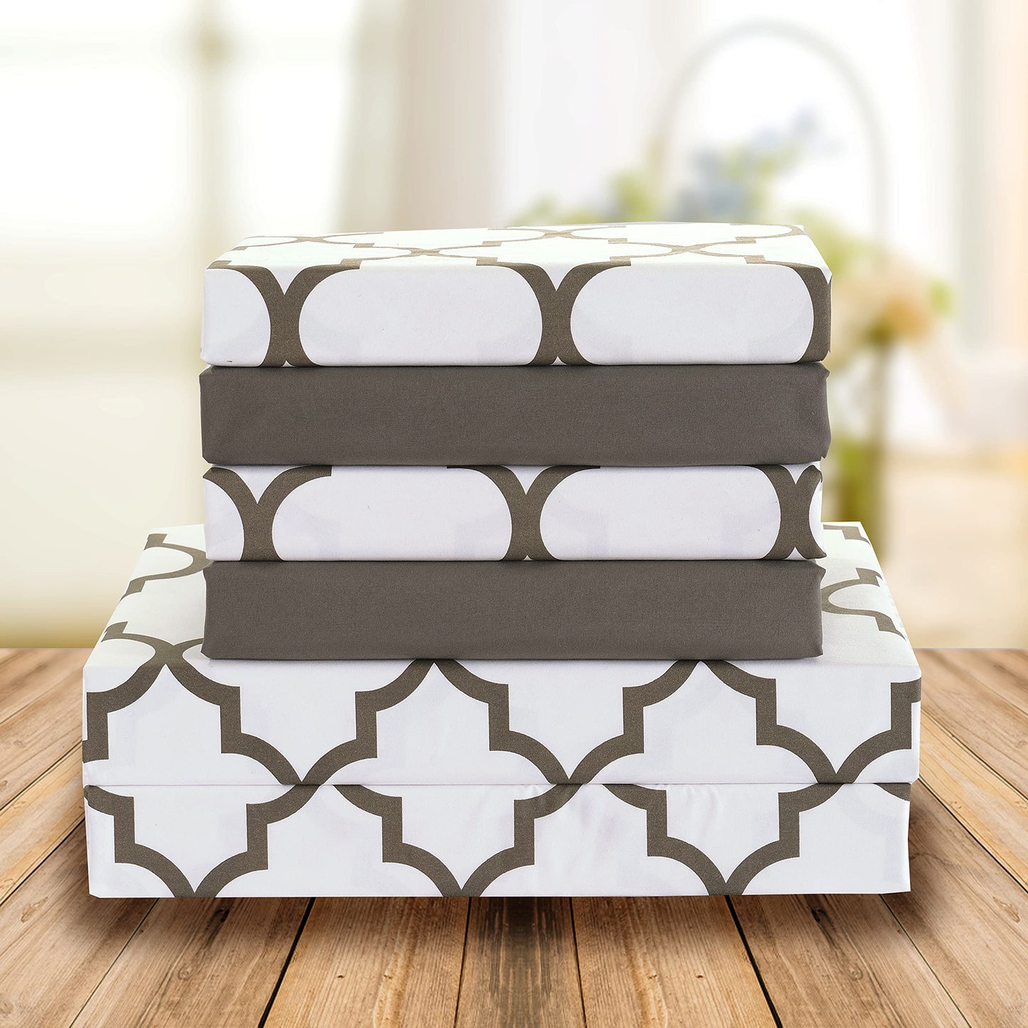 Elegant Comfort 4-Piece Quatrefoil Printed Deep Pocket Bed Sheet Set, Luxurious Silky 1500 Thread Count Bed Sheet Set Ultra Soft Wrinkle Resistant Bedding Set, Twin/Twin XL, White