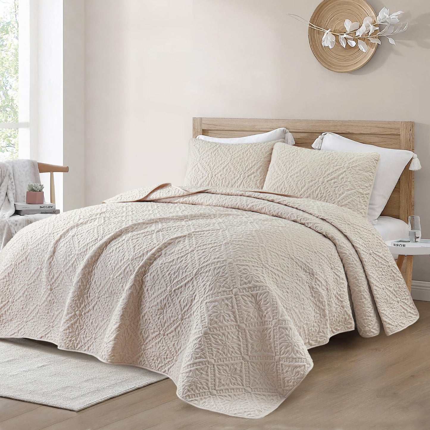 Exclusivo Mezcla King Quilt Bedding Set, Lightweight Soft Bedspreads Coverlets with 2 Pillow Shams, Modern Brich Beige Oversized Quilts King Size for All Seasons